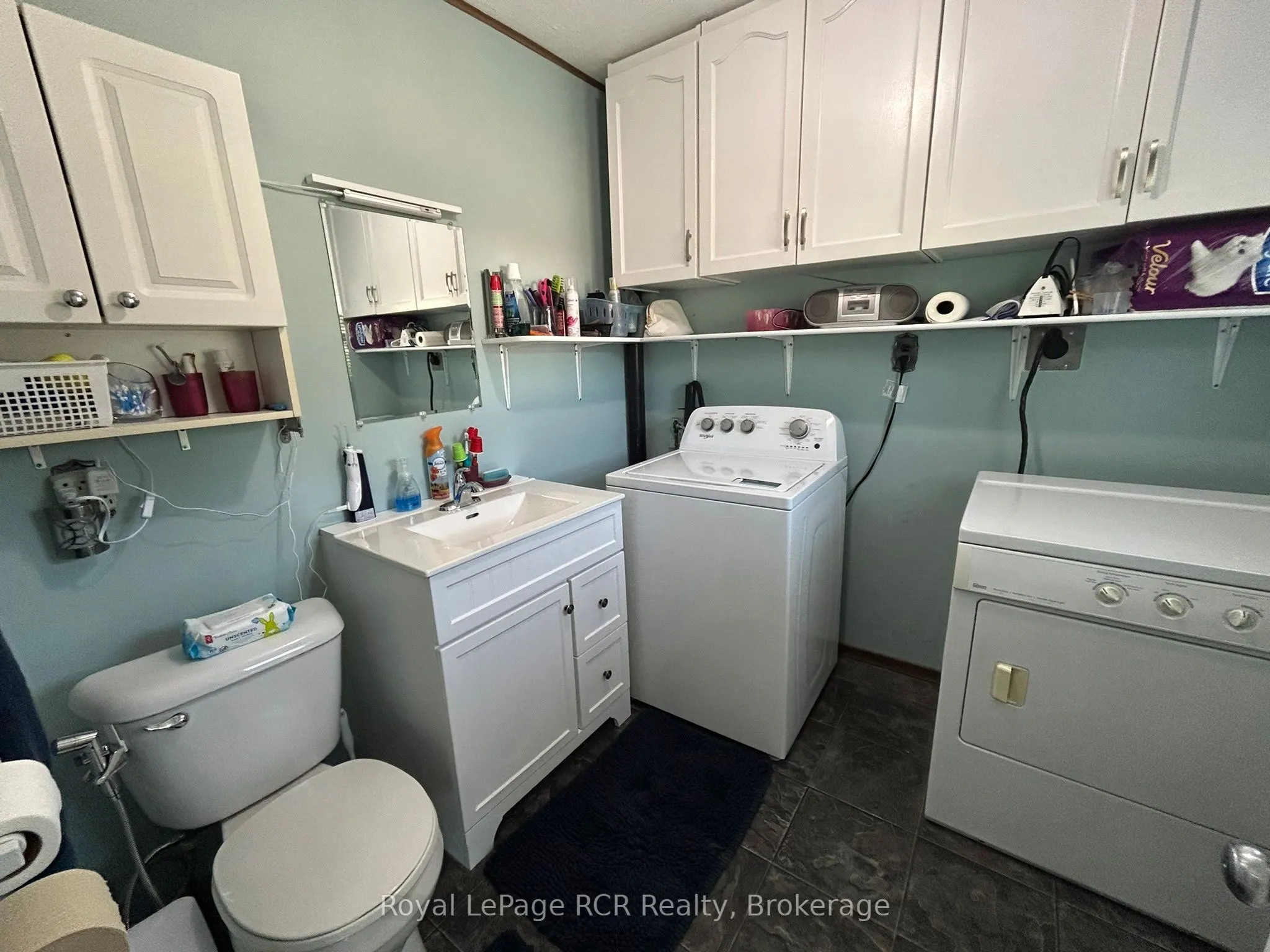 48 4th Avenue W