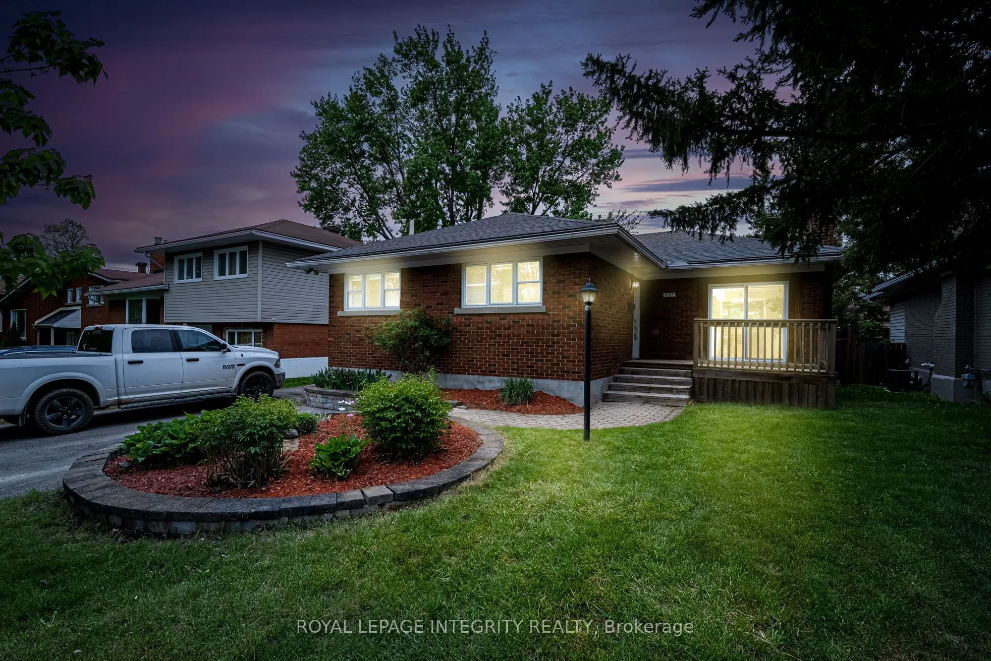 1695 Gage Crescent N