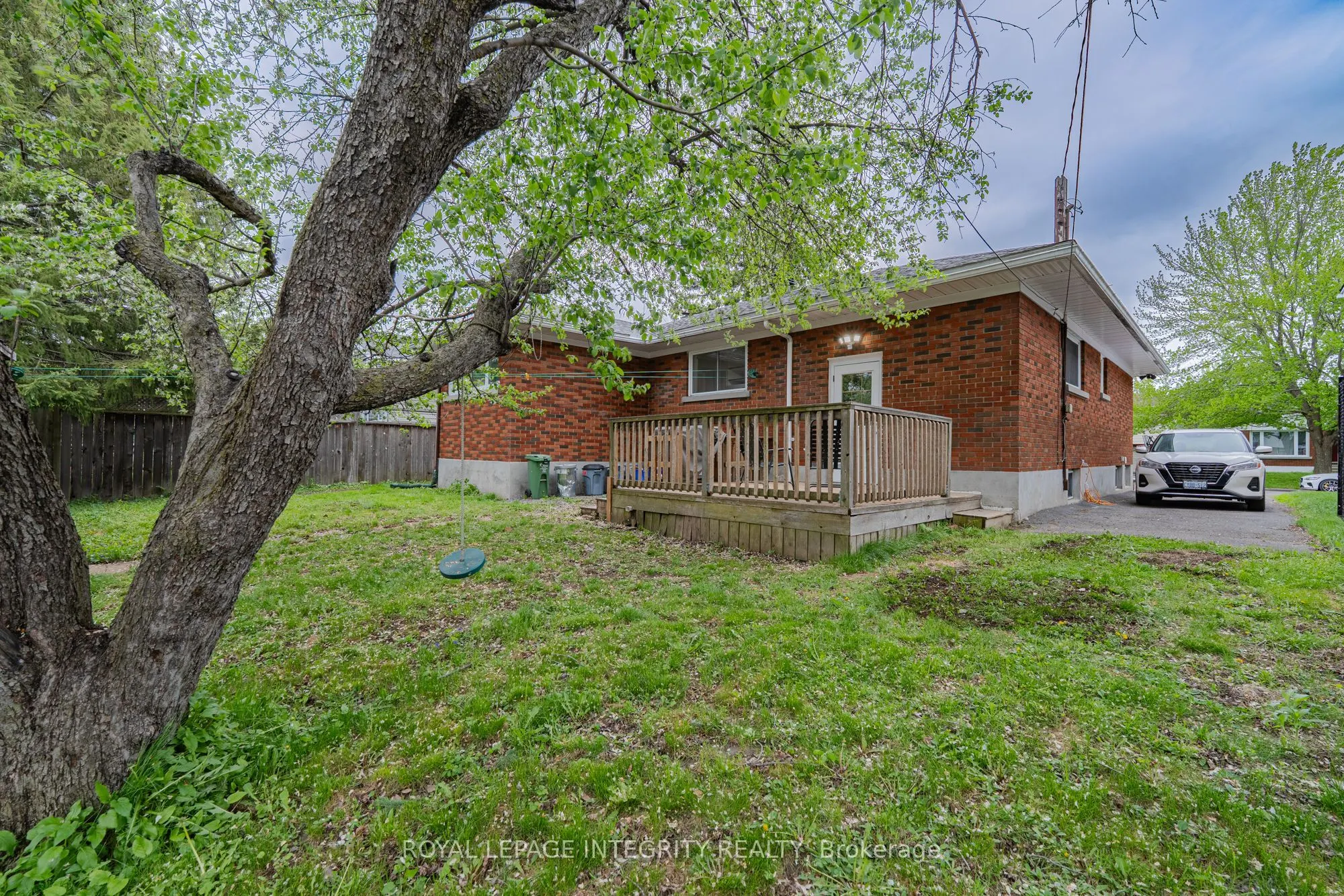 1695 Gage Crescent N