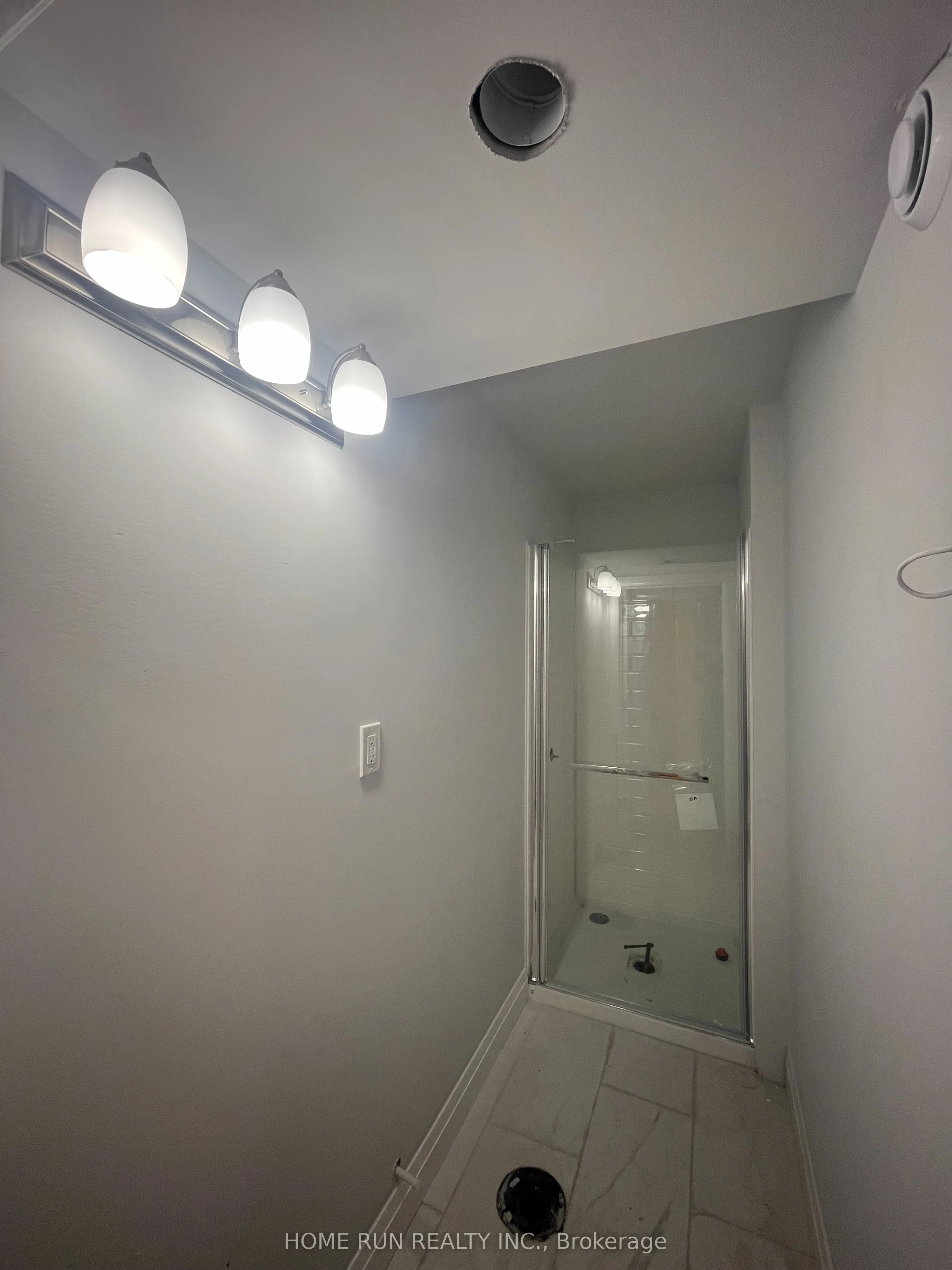89 QUEEN MARY Street, #C