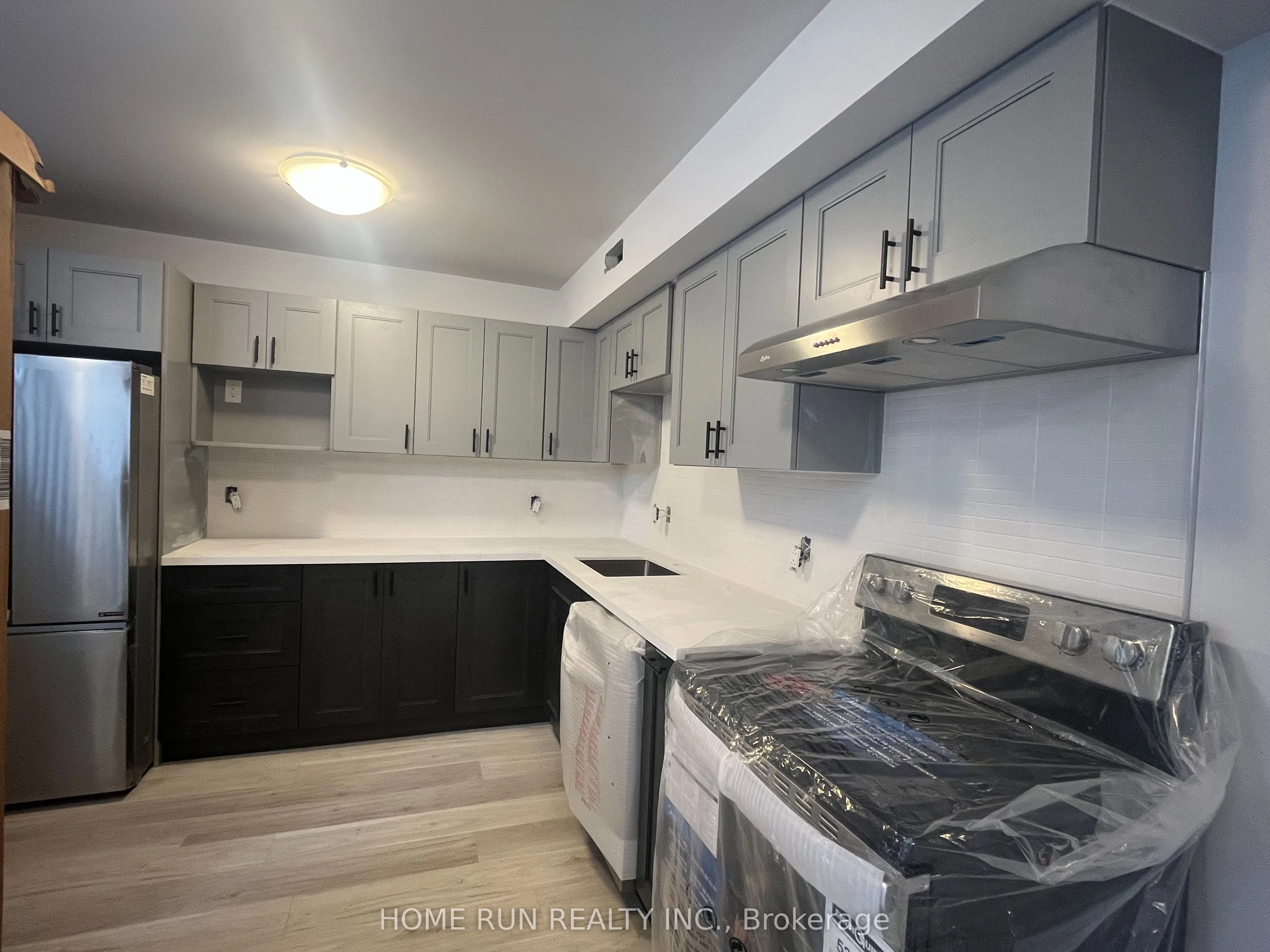 89 QUEEN MARY Street, #C