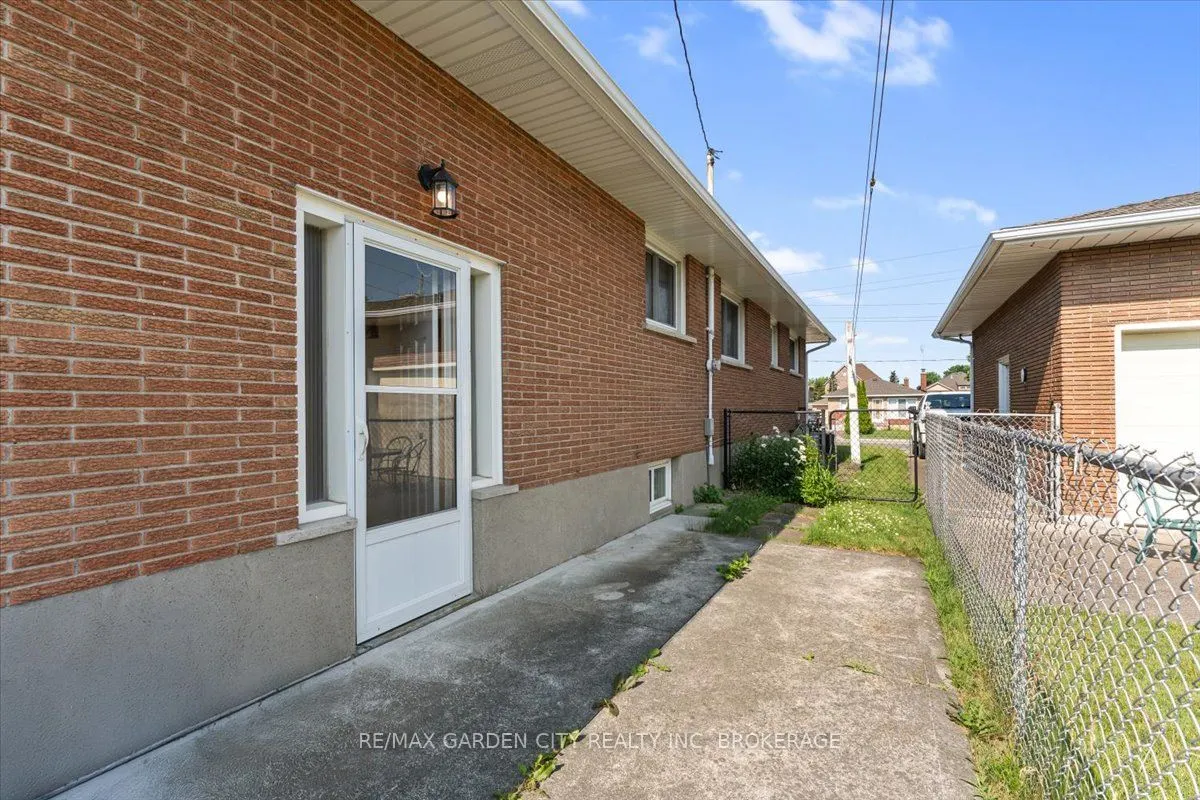 160 ELGIN Street
