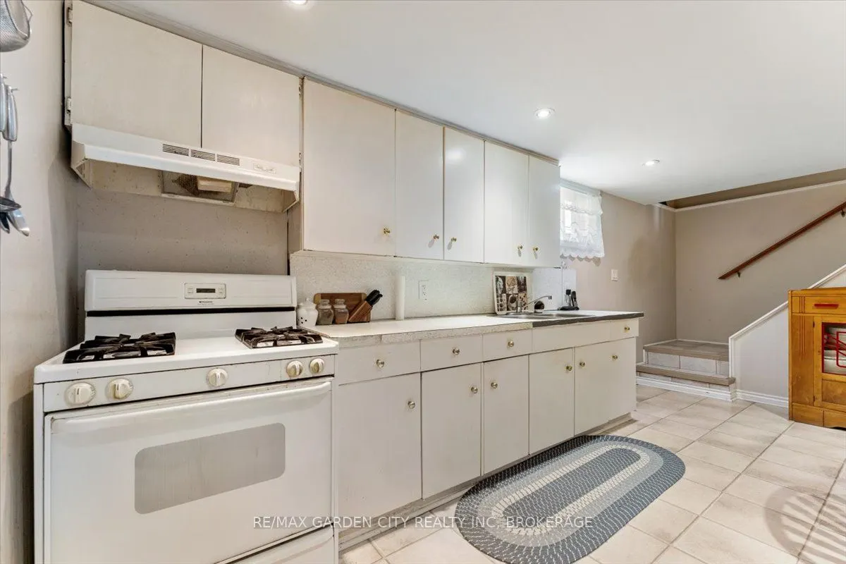 160 ELGIN Street