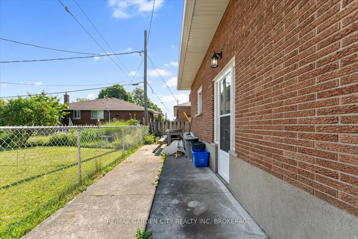 160 ELGIN Street