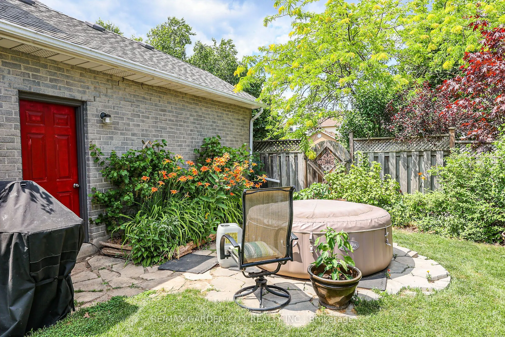 4542 Ivy Gardens Crescent