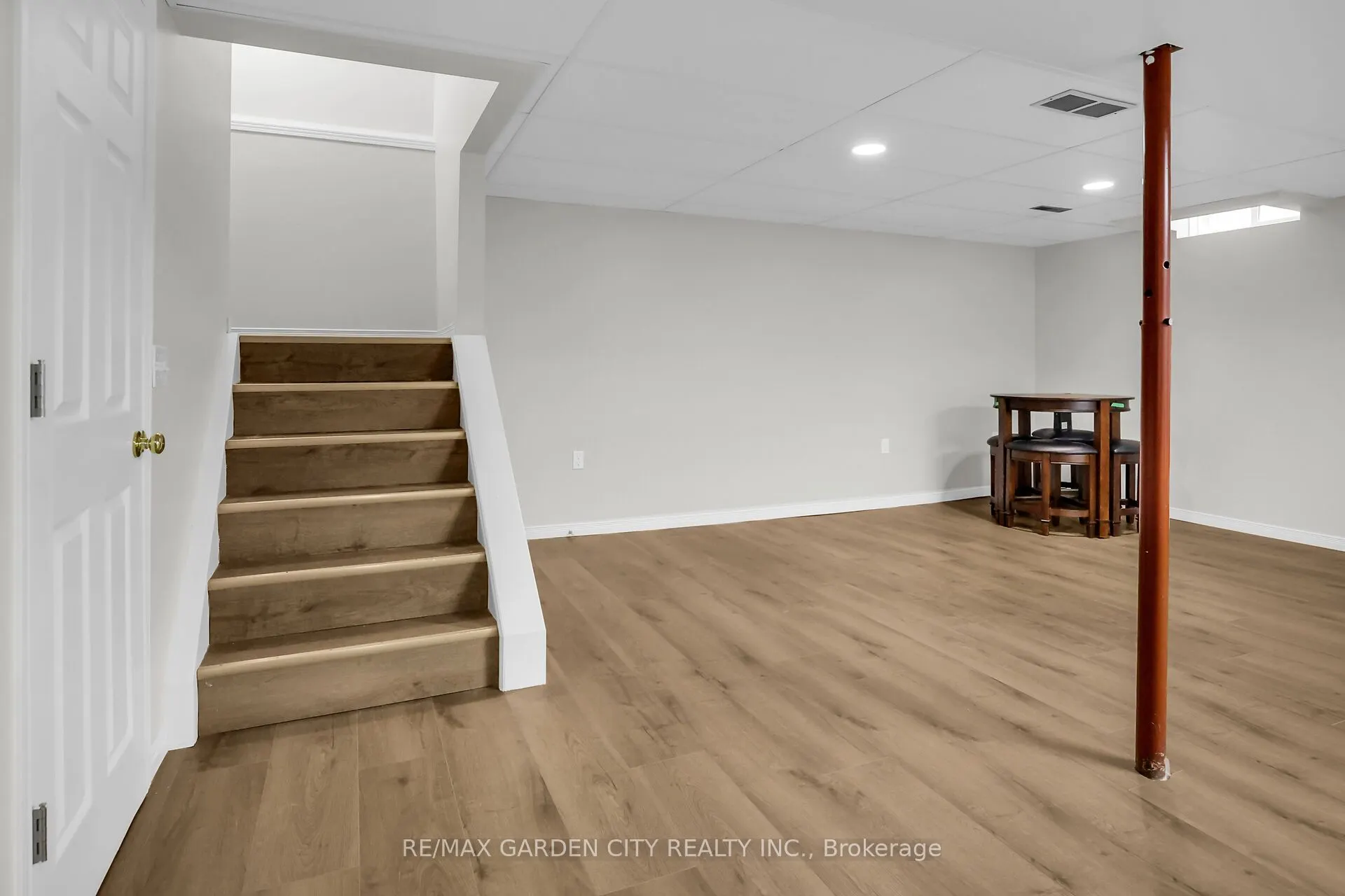 4542 Ivy Gardens Crescent