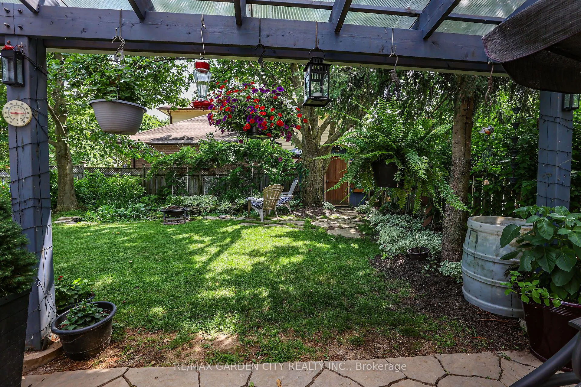 4542 Ivy Gardens Crescent