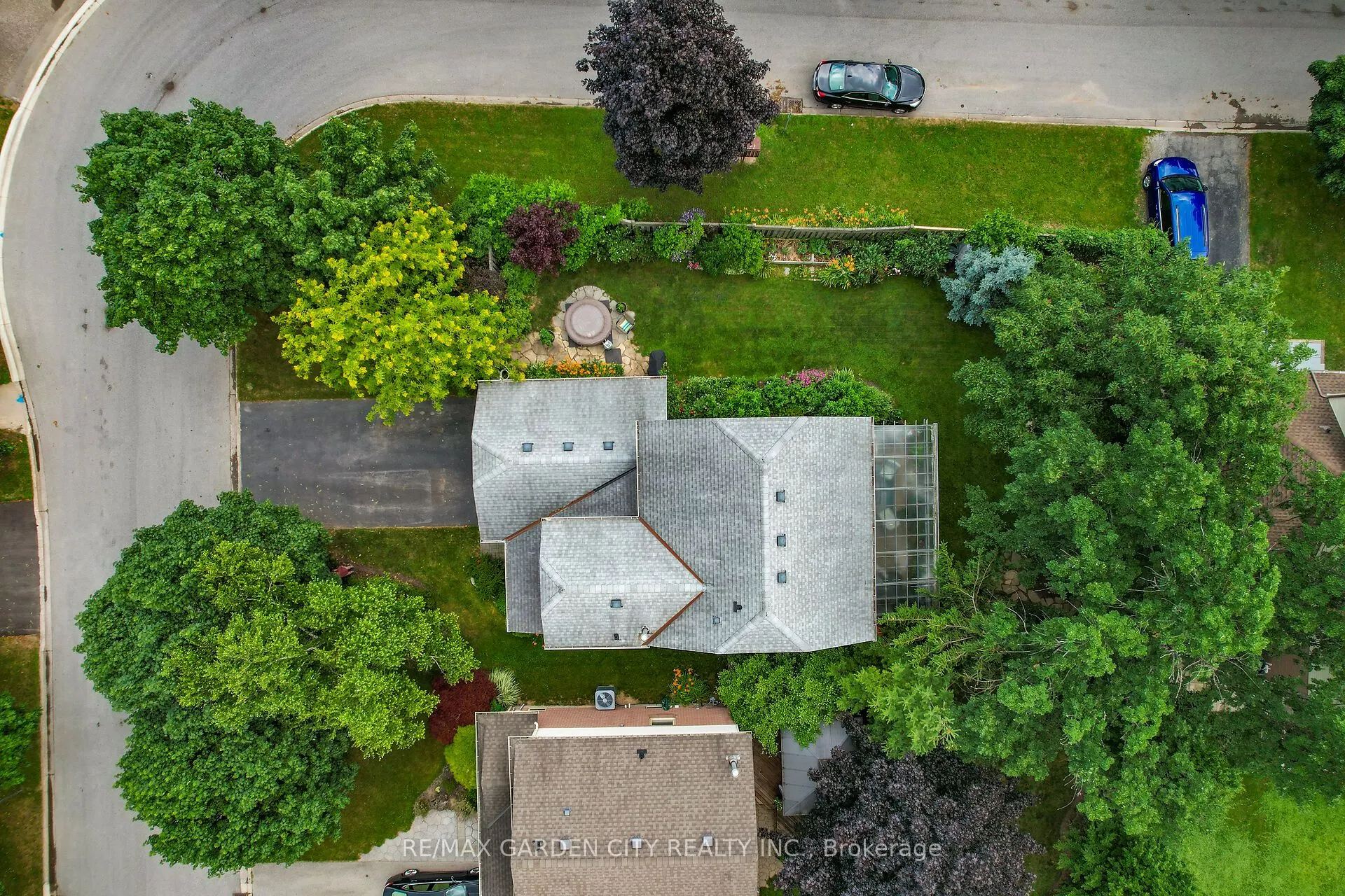 4542 Ivy Gardens Crescent