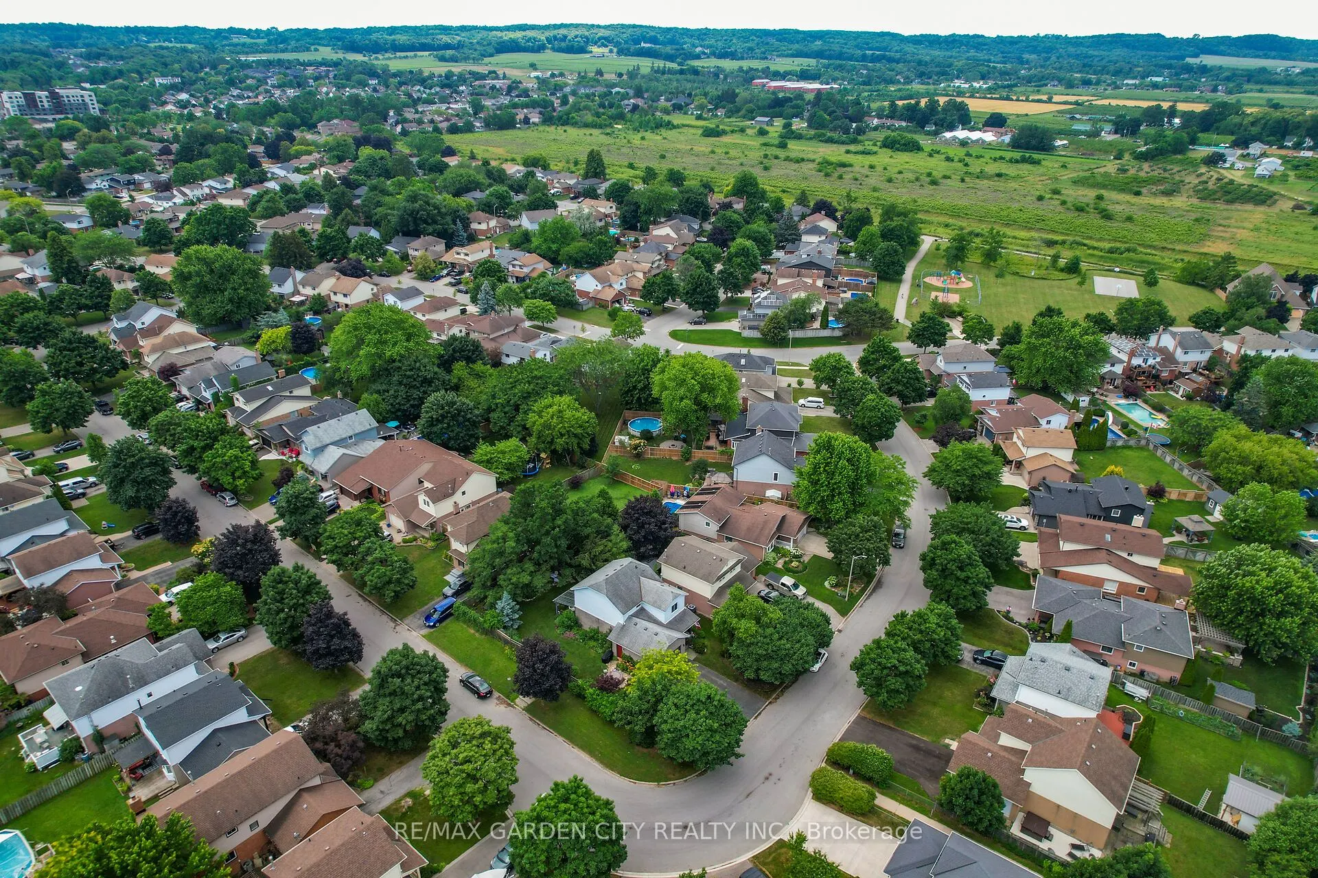 4542 Ivy Gardens Crescent