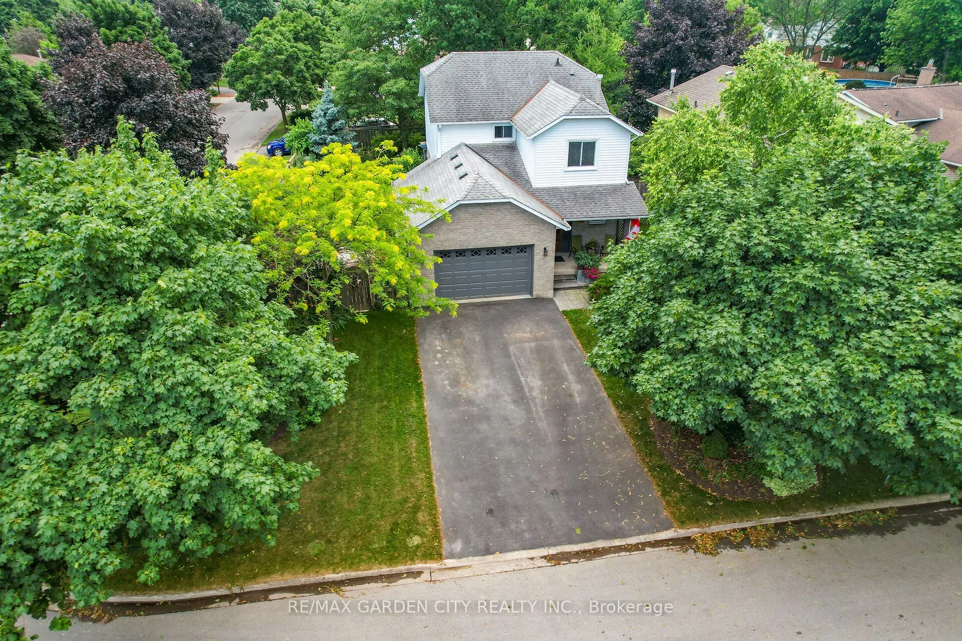 4542 Ivy Gardens Crescent