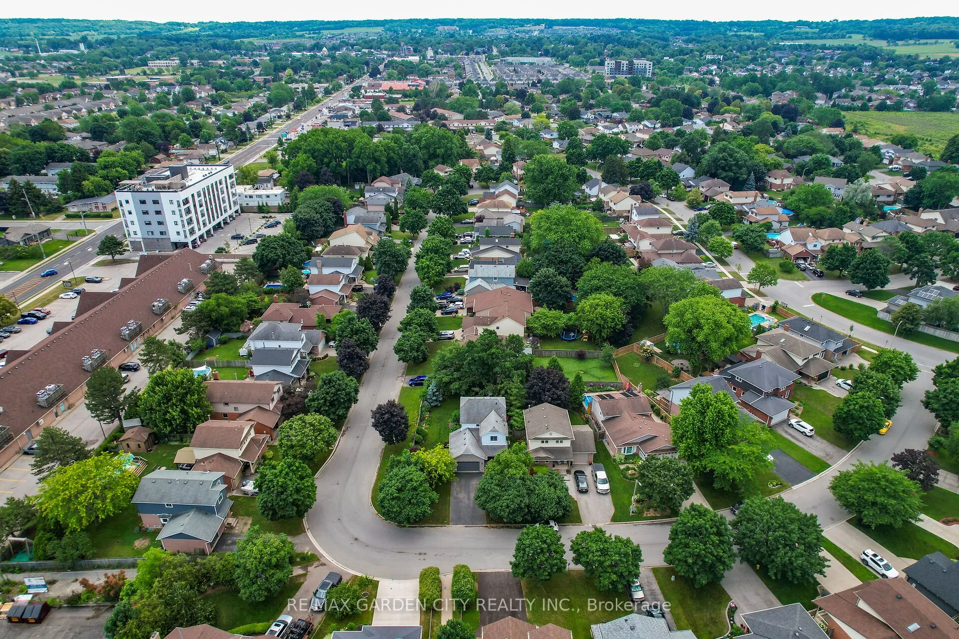 4542 Ivy Gardens Crescent