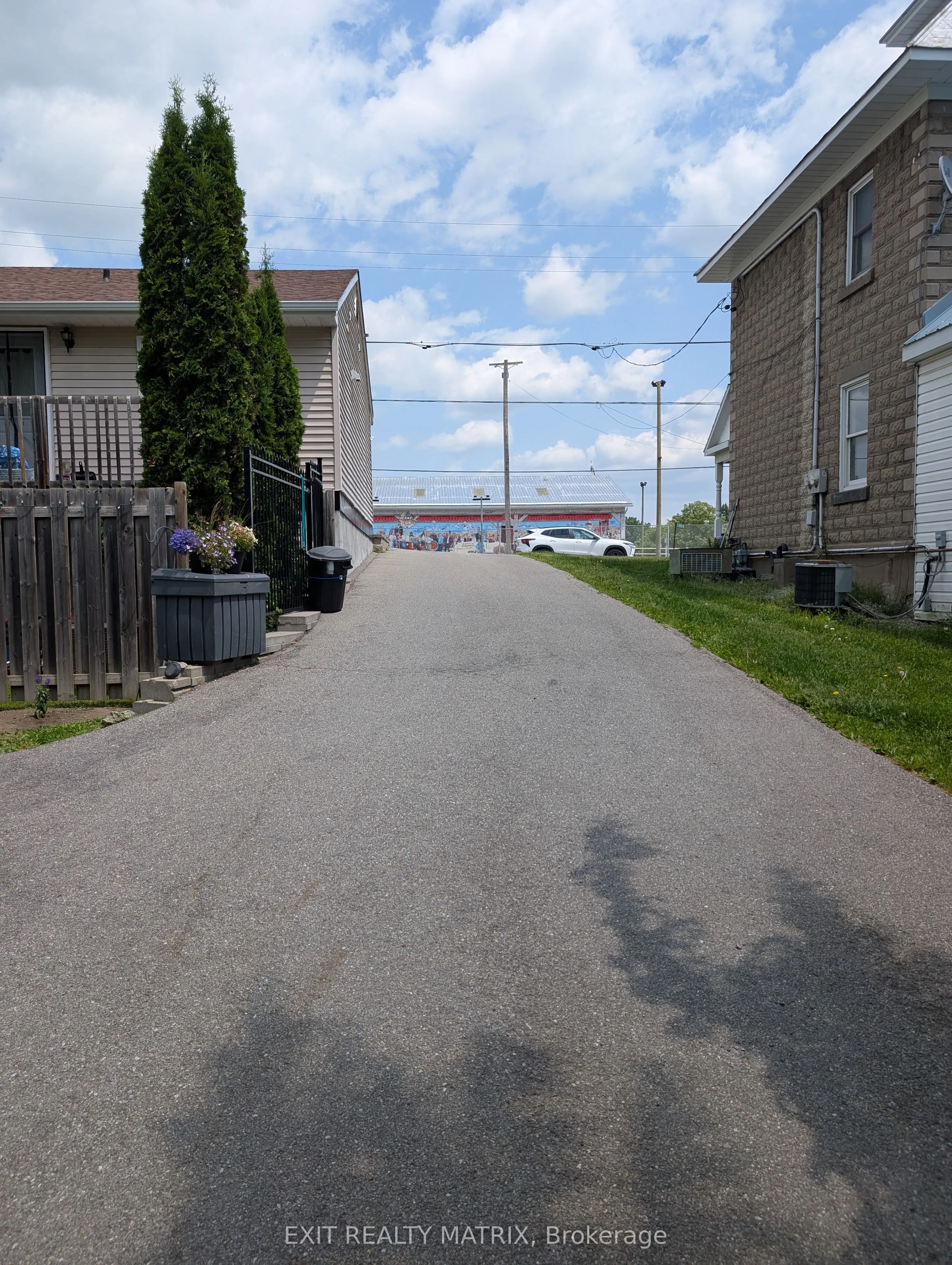 3807 Carp Road N