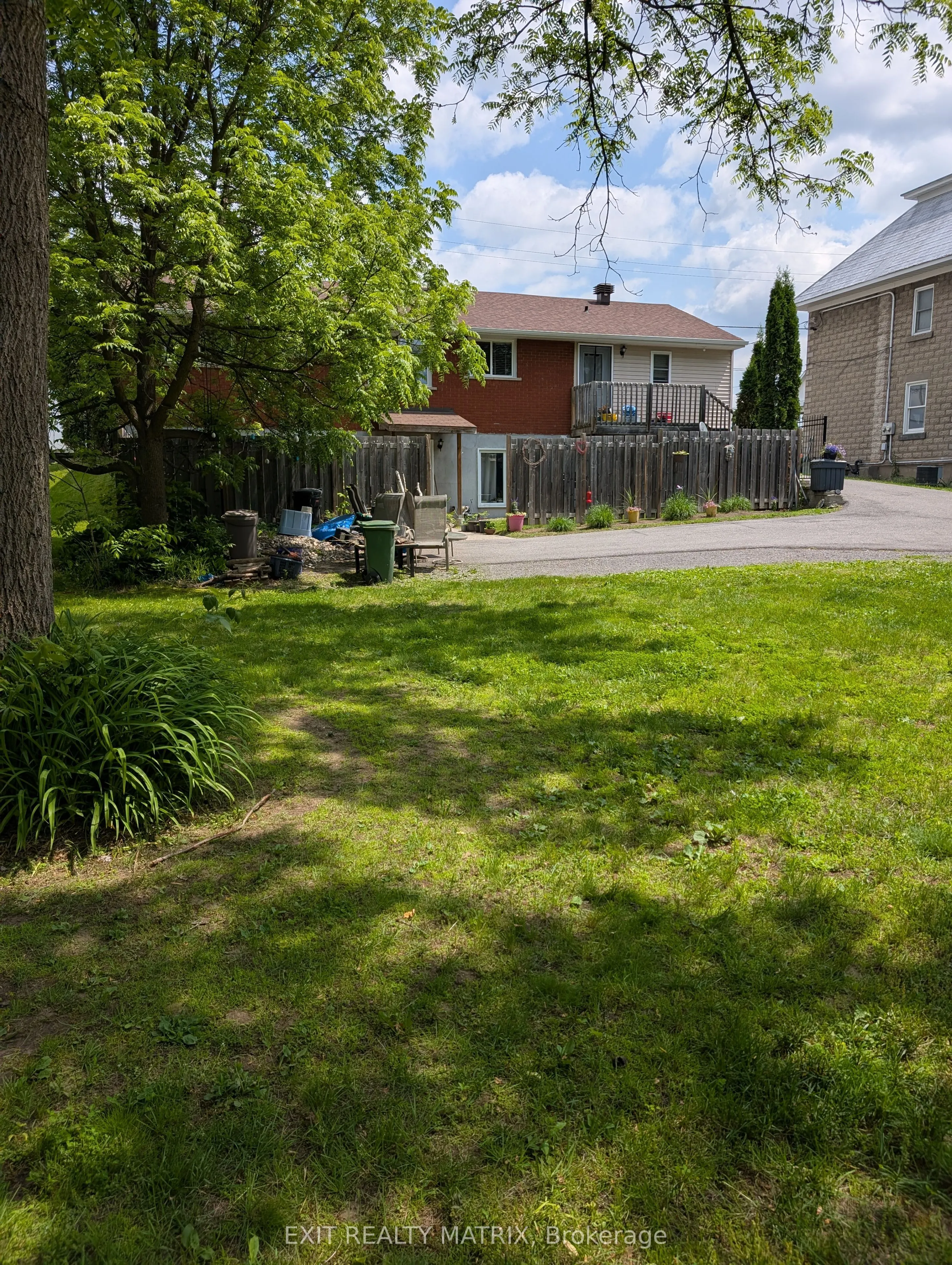 3807 Carp Road N