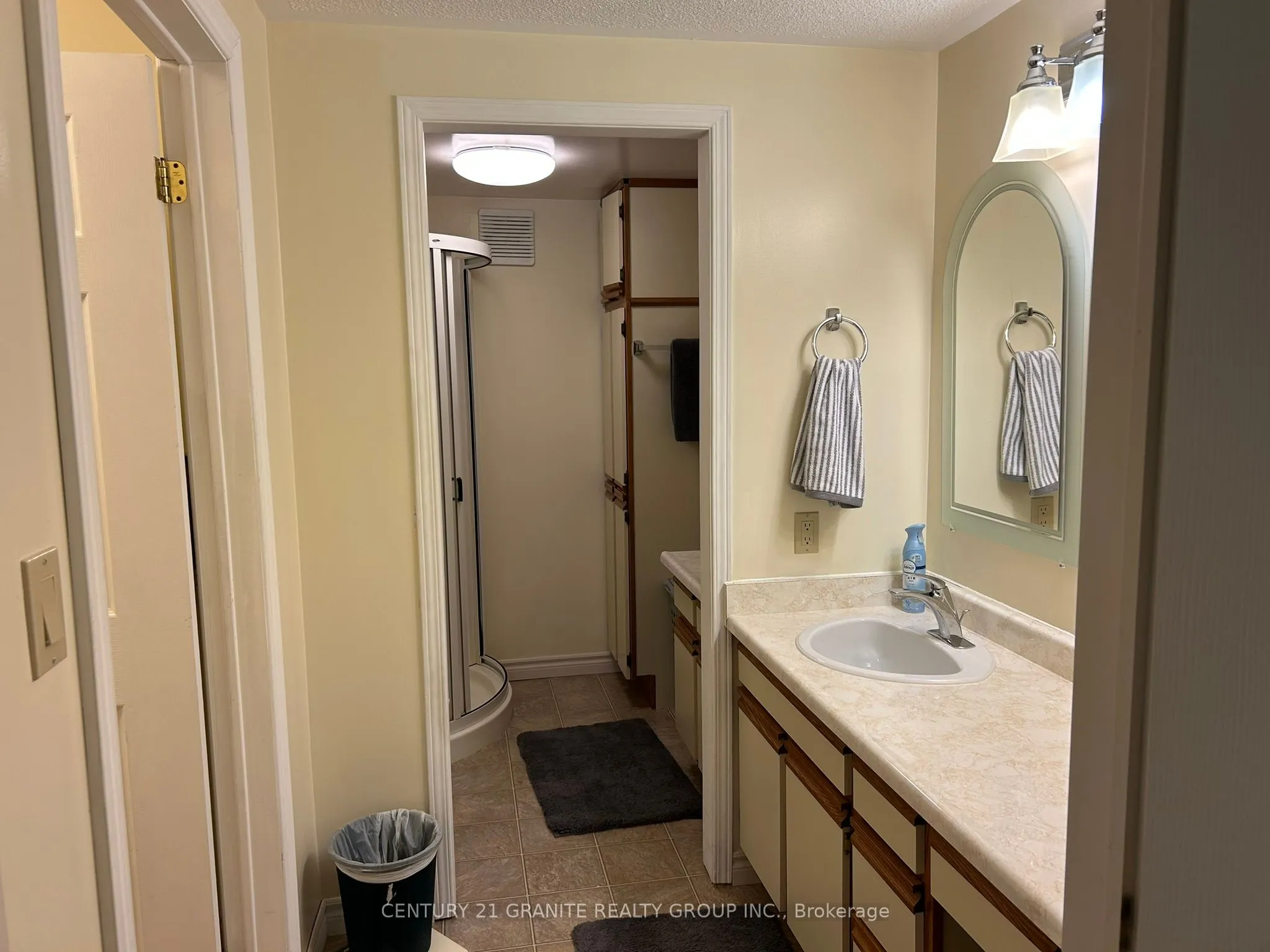 16 Alice Street, #4