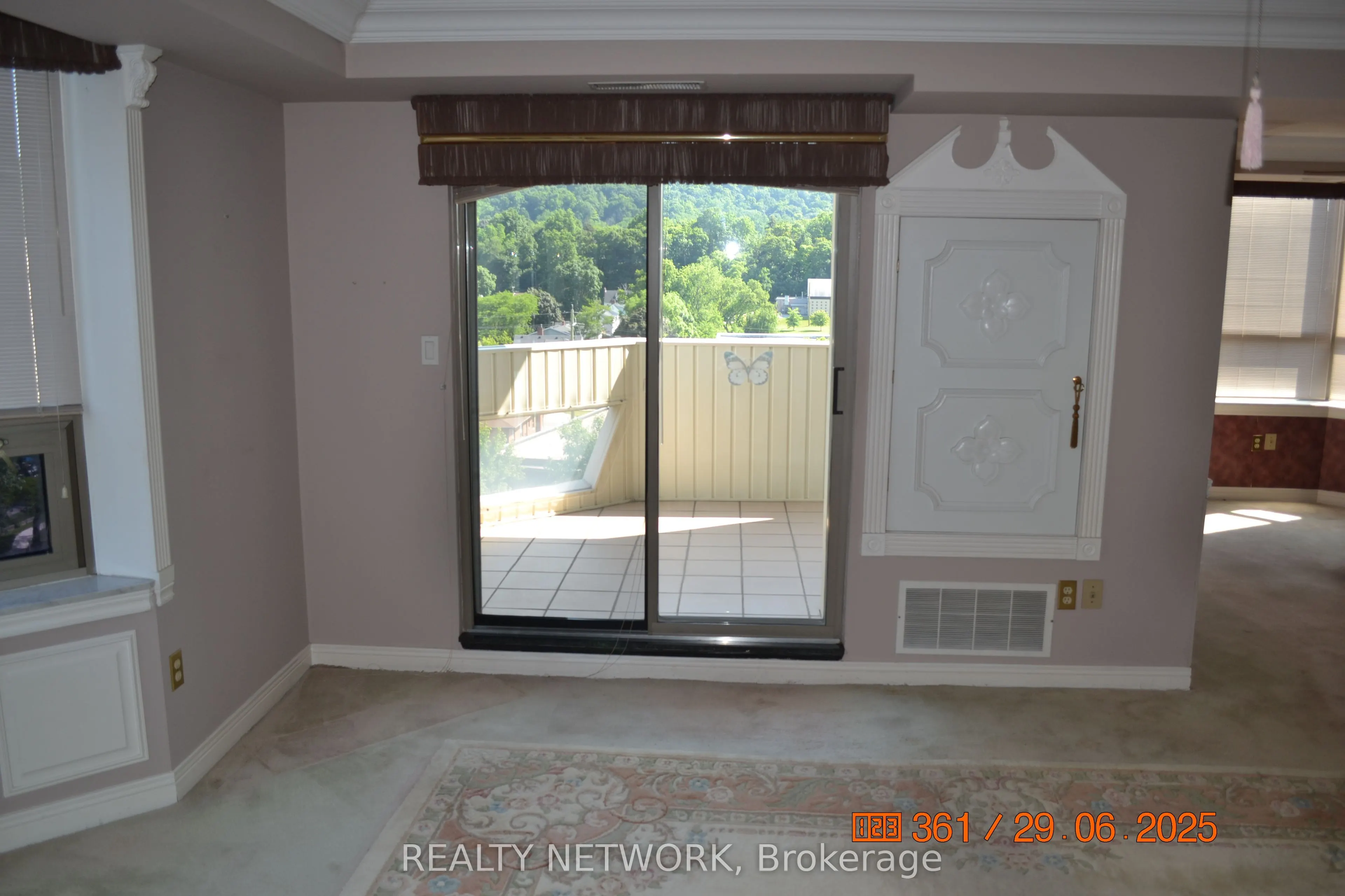 8 Village Green Boulevard, #811