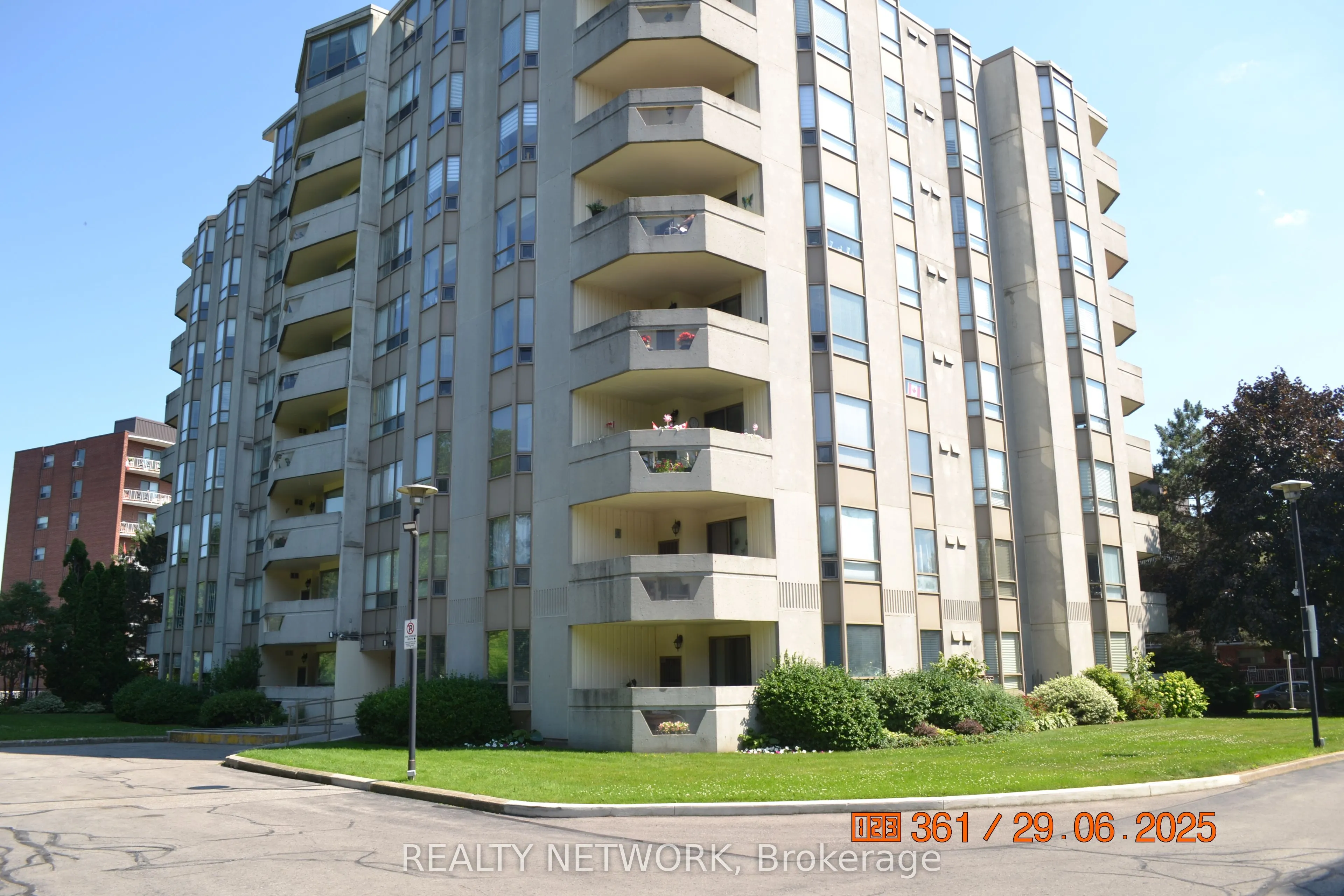 8 Village Green Boulevard, #811