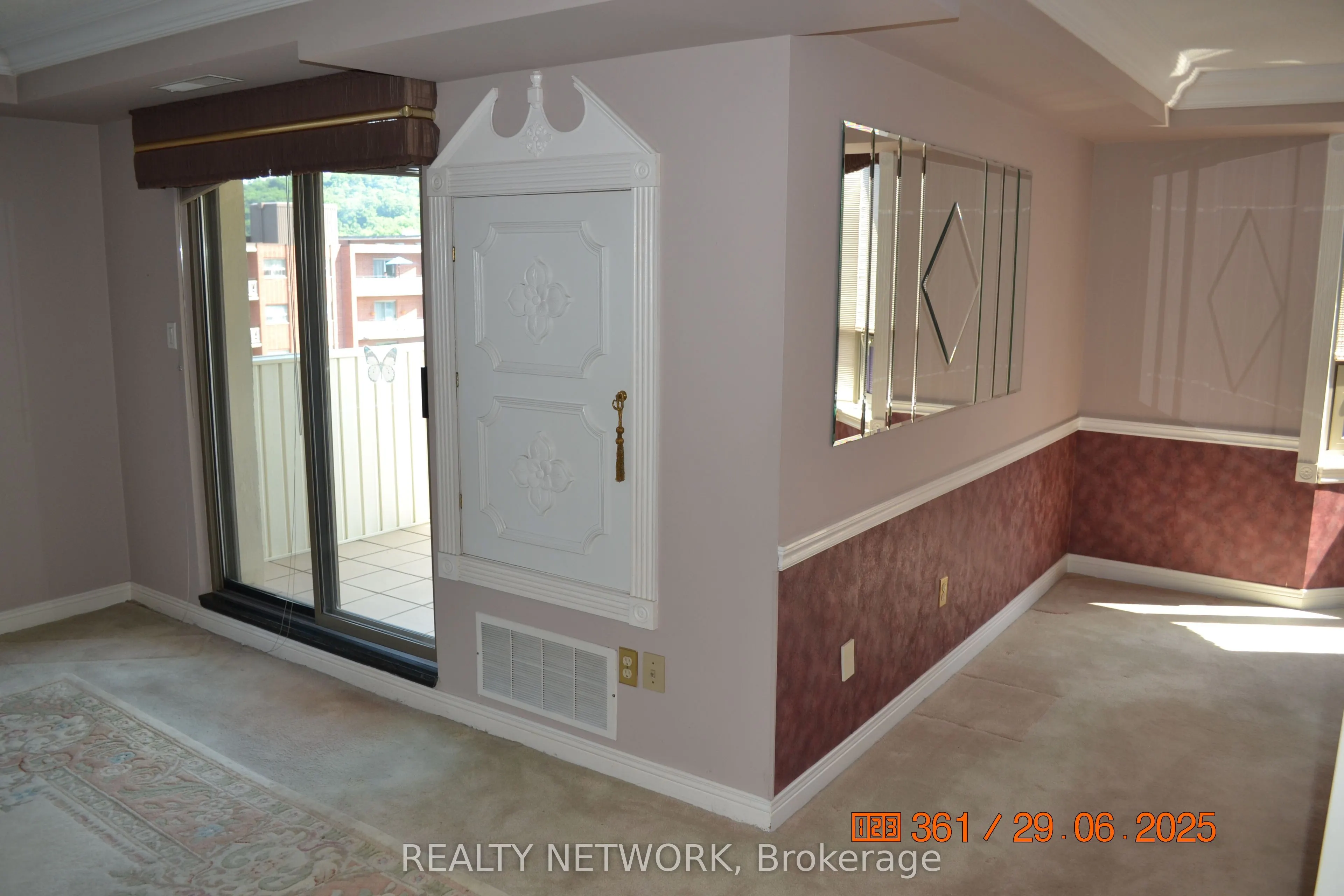 8 Village Green Boulevard, #811