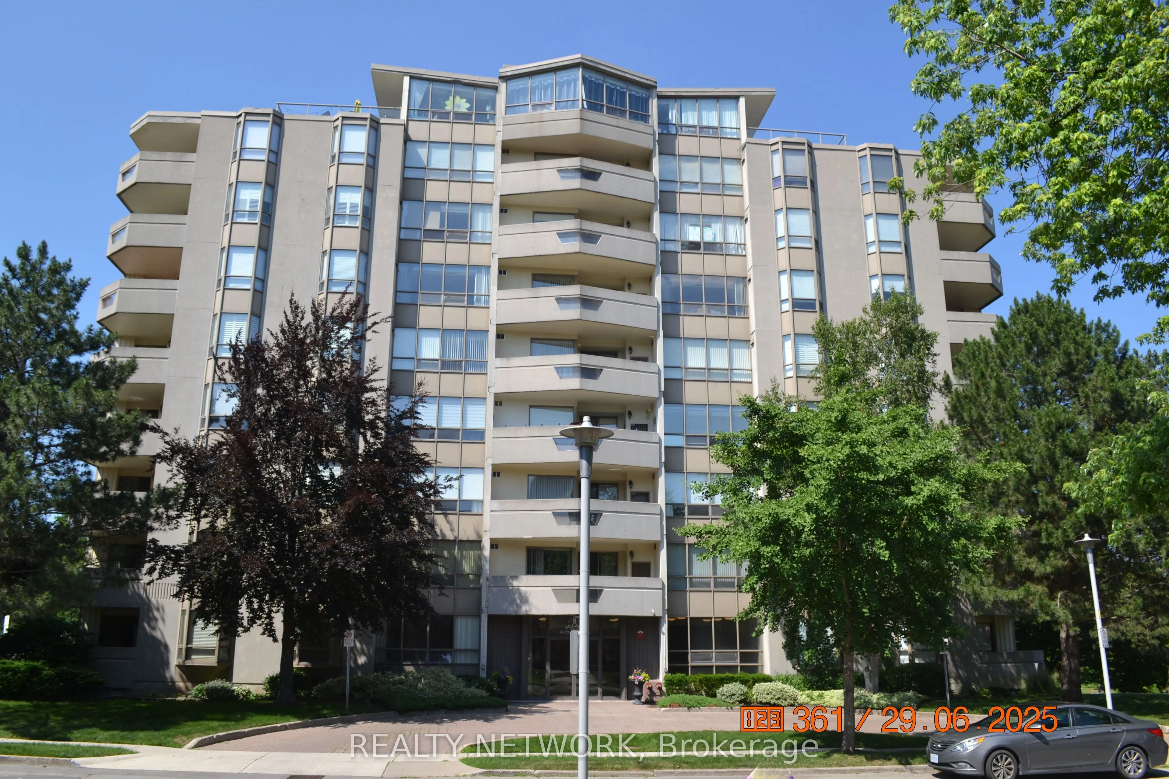 8 Village Green Boulevard, #811