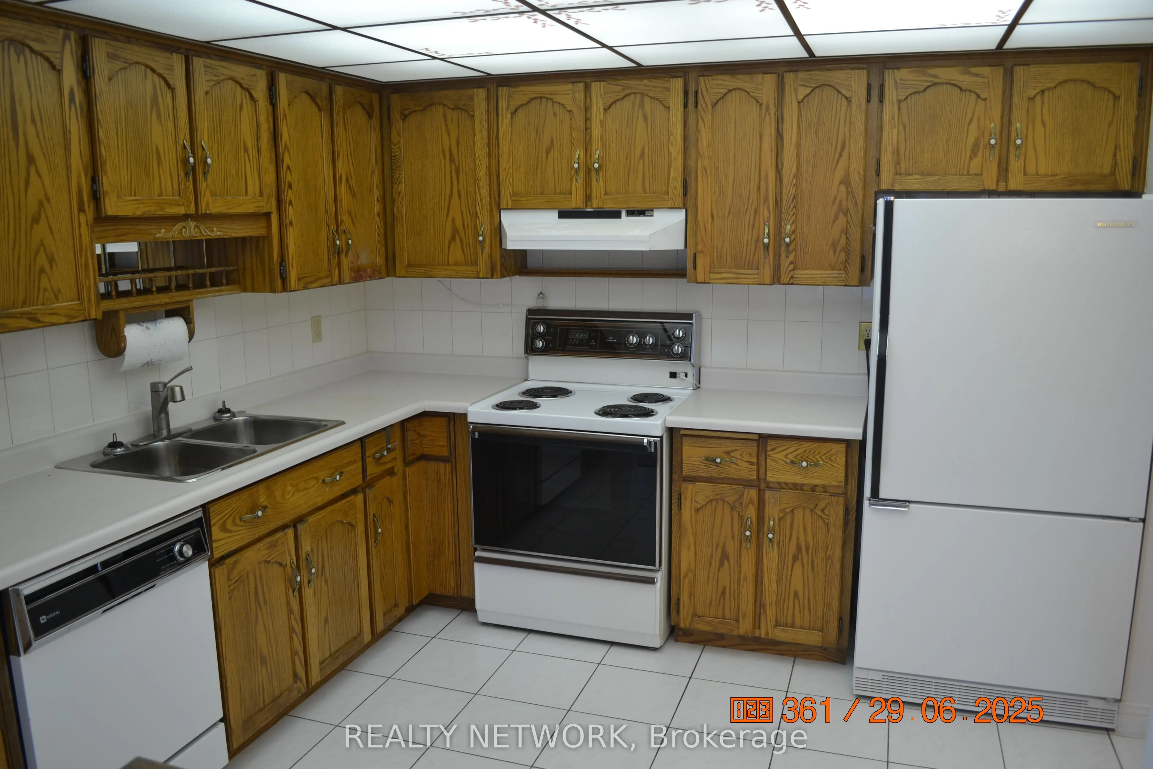 8 Village Green Boulevard, #811