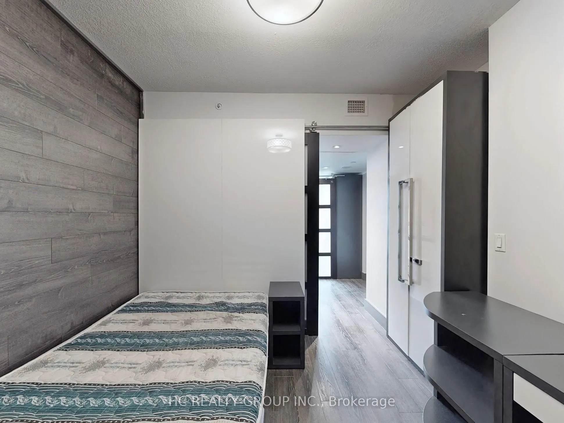 330 Phillip Street, #S2405