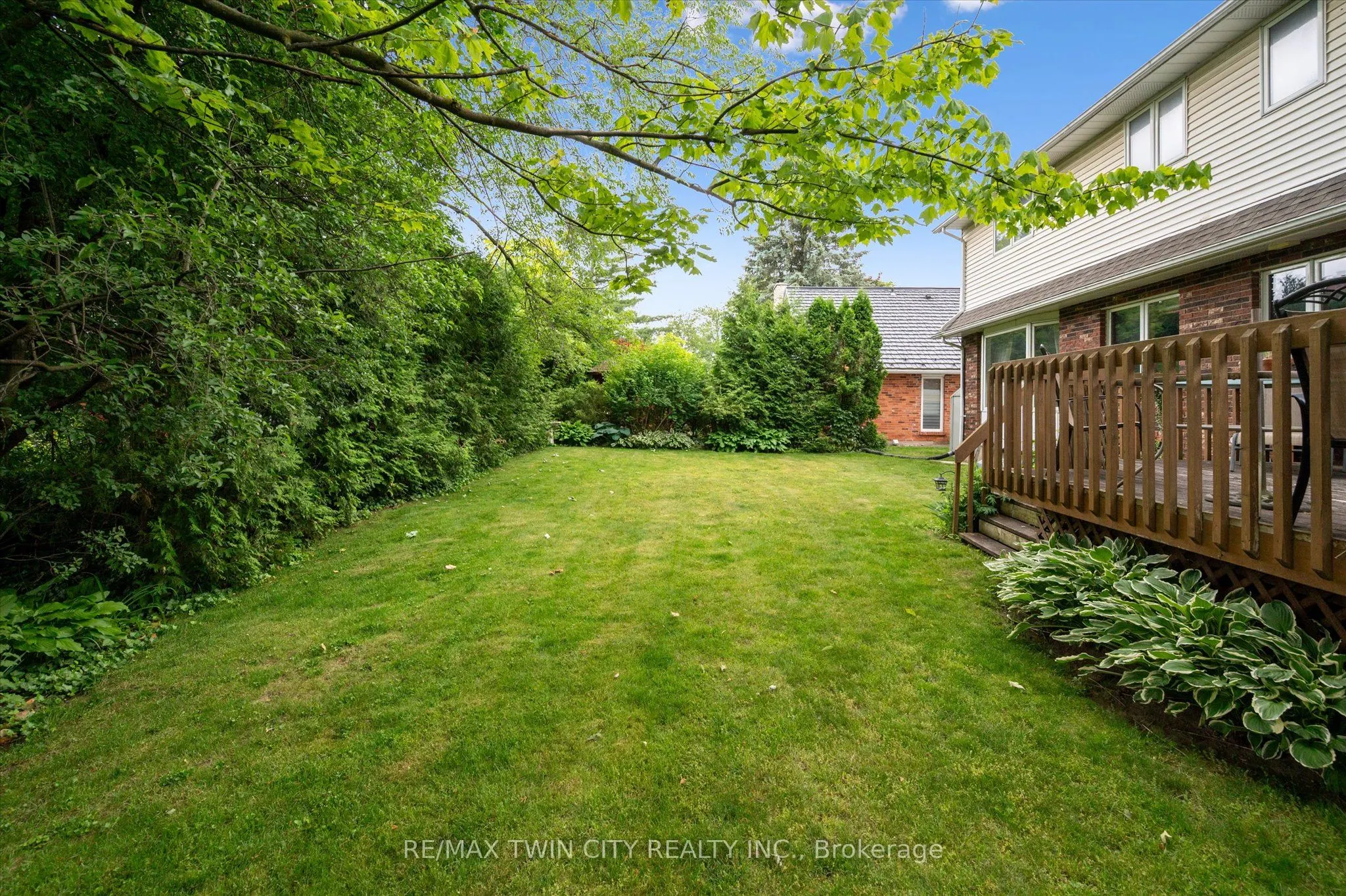 45 Applewood Crescent