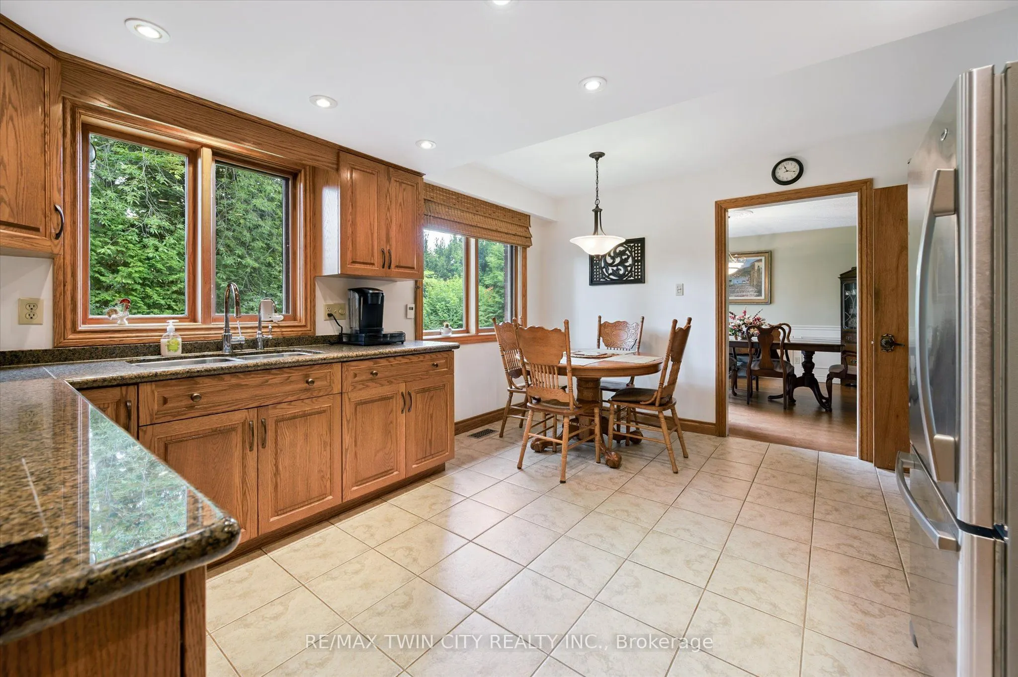 45 Applewood Crescent