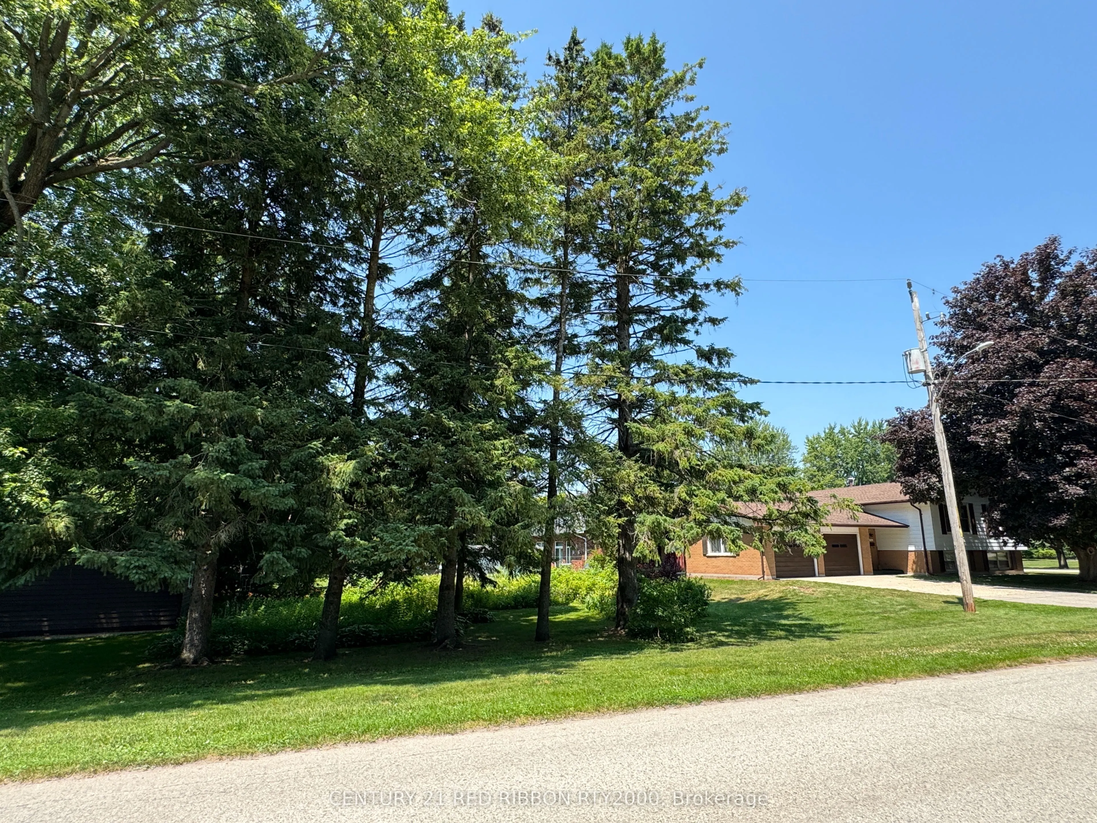 730 Glover Crescent
