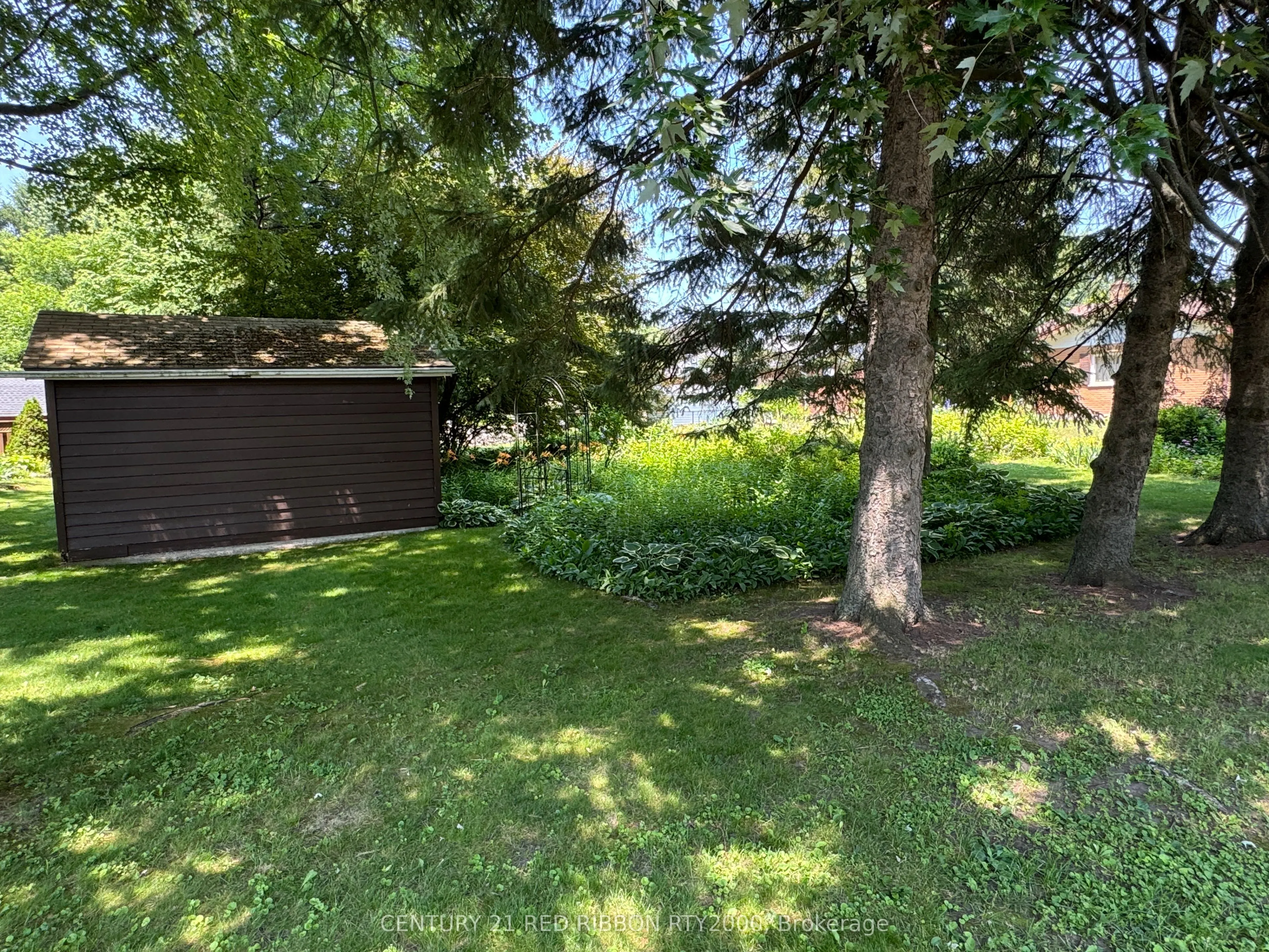 730 Glover Crescent