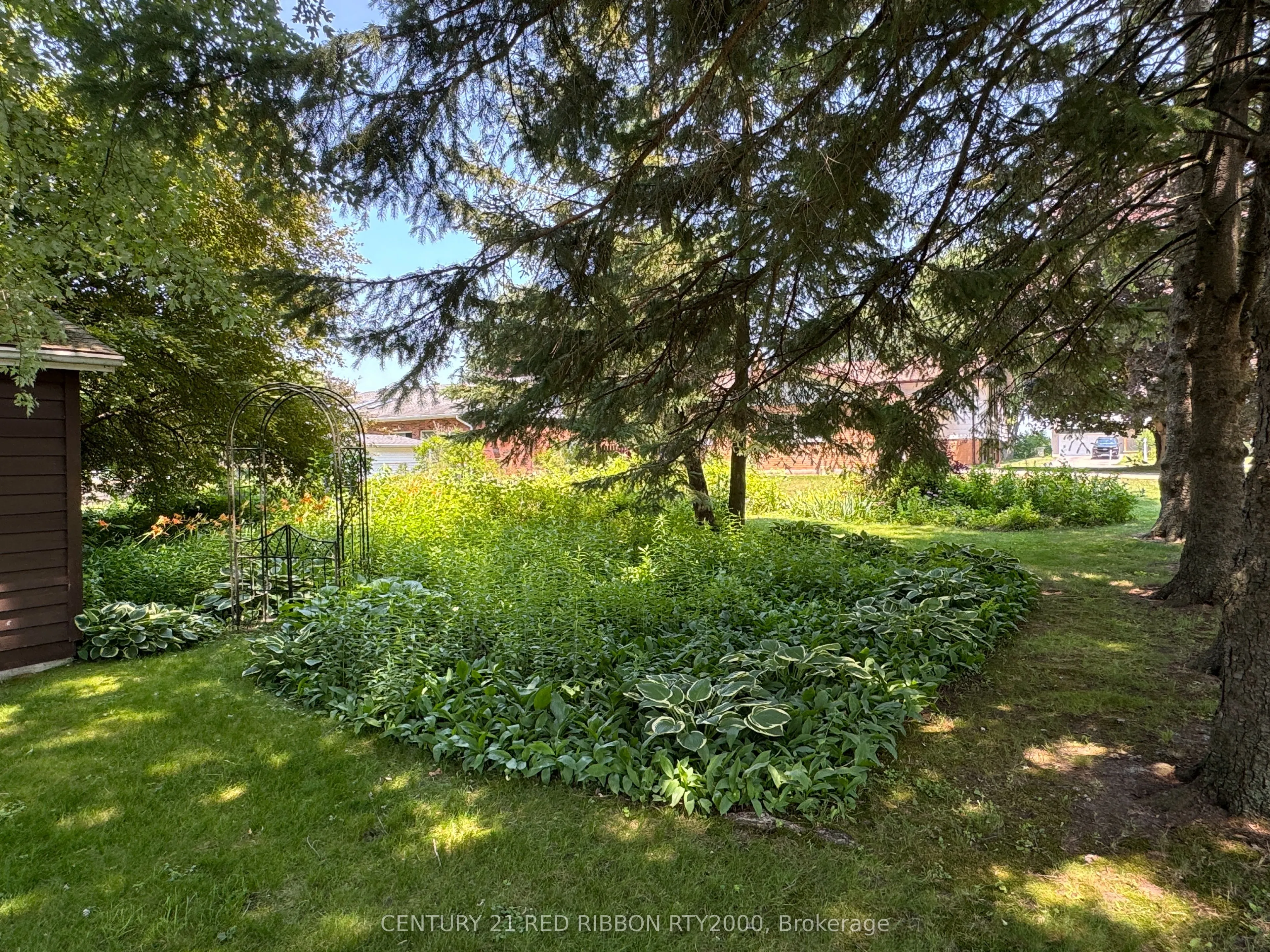 730 Glover Crescent