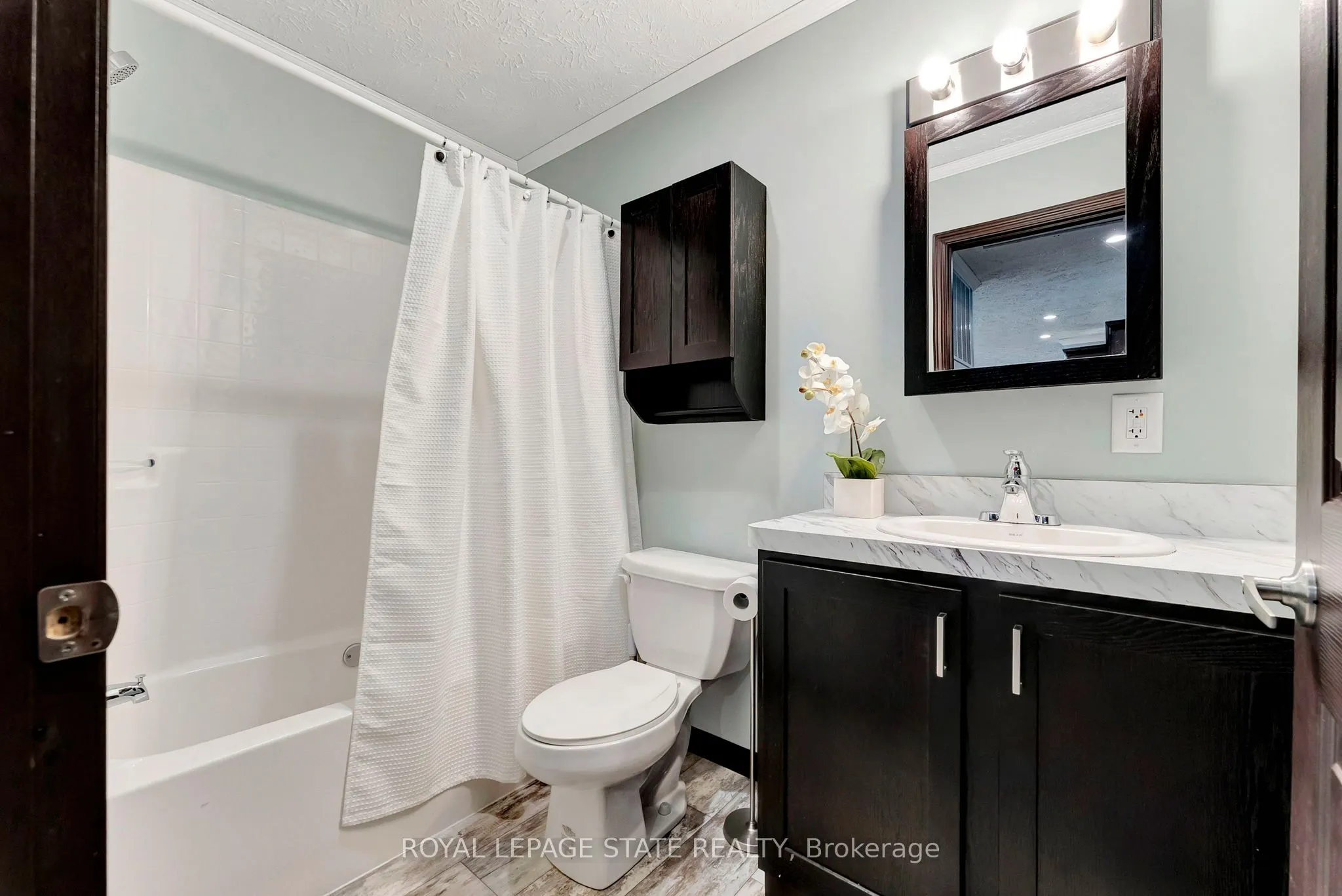 4881 Mapleview Crescent