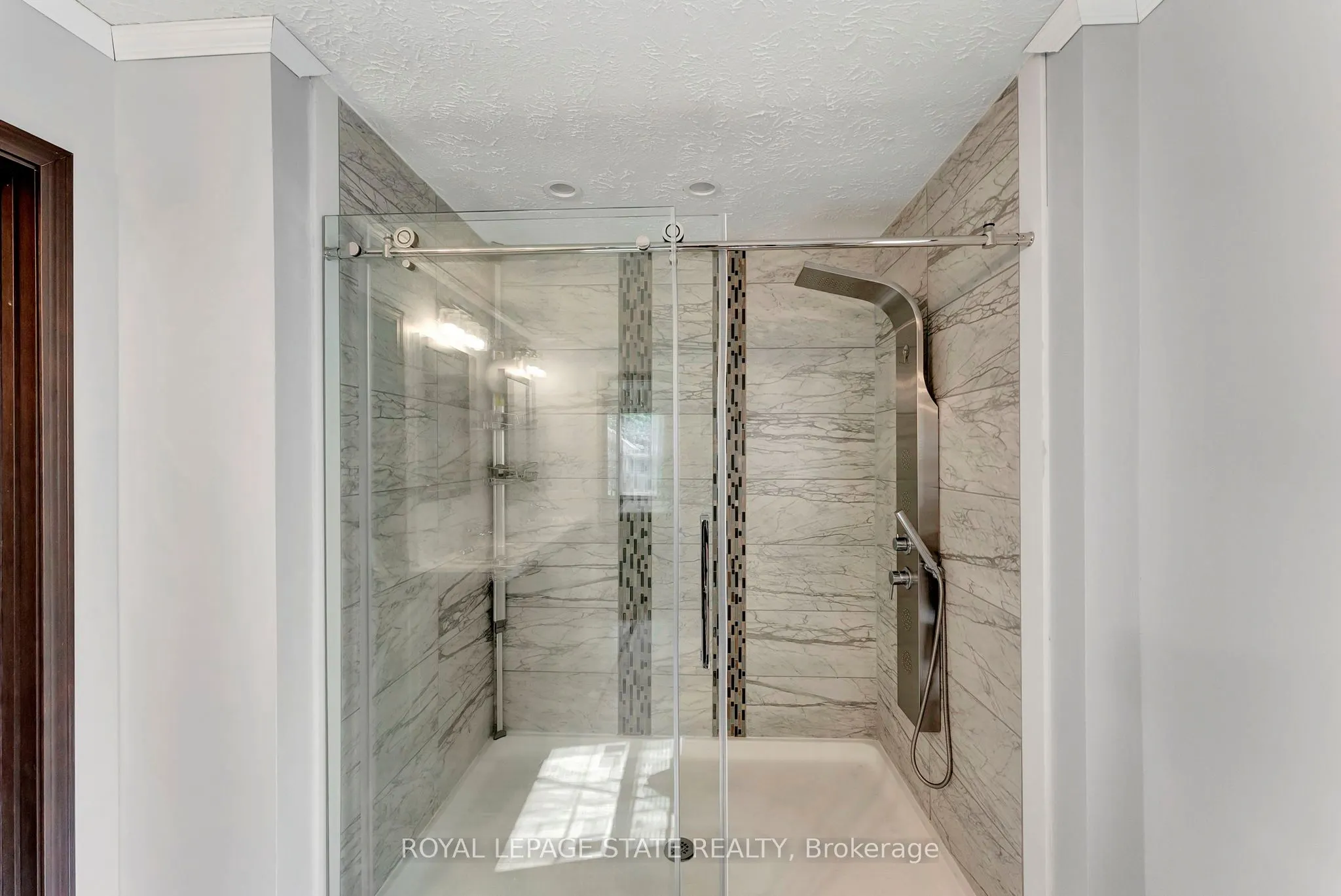 4881 Mapleview Crescent