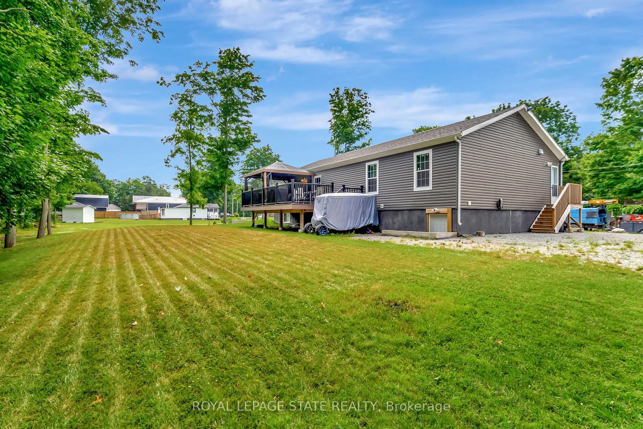 4881 Mapleview Crescent