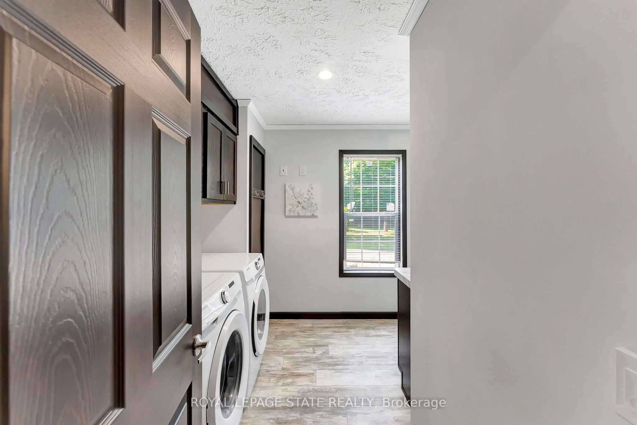 4881 Mapleview Crescent