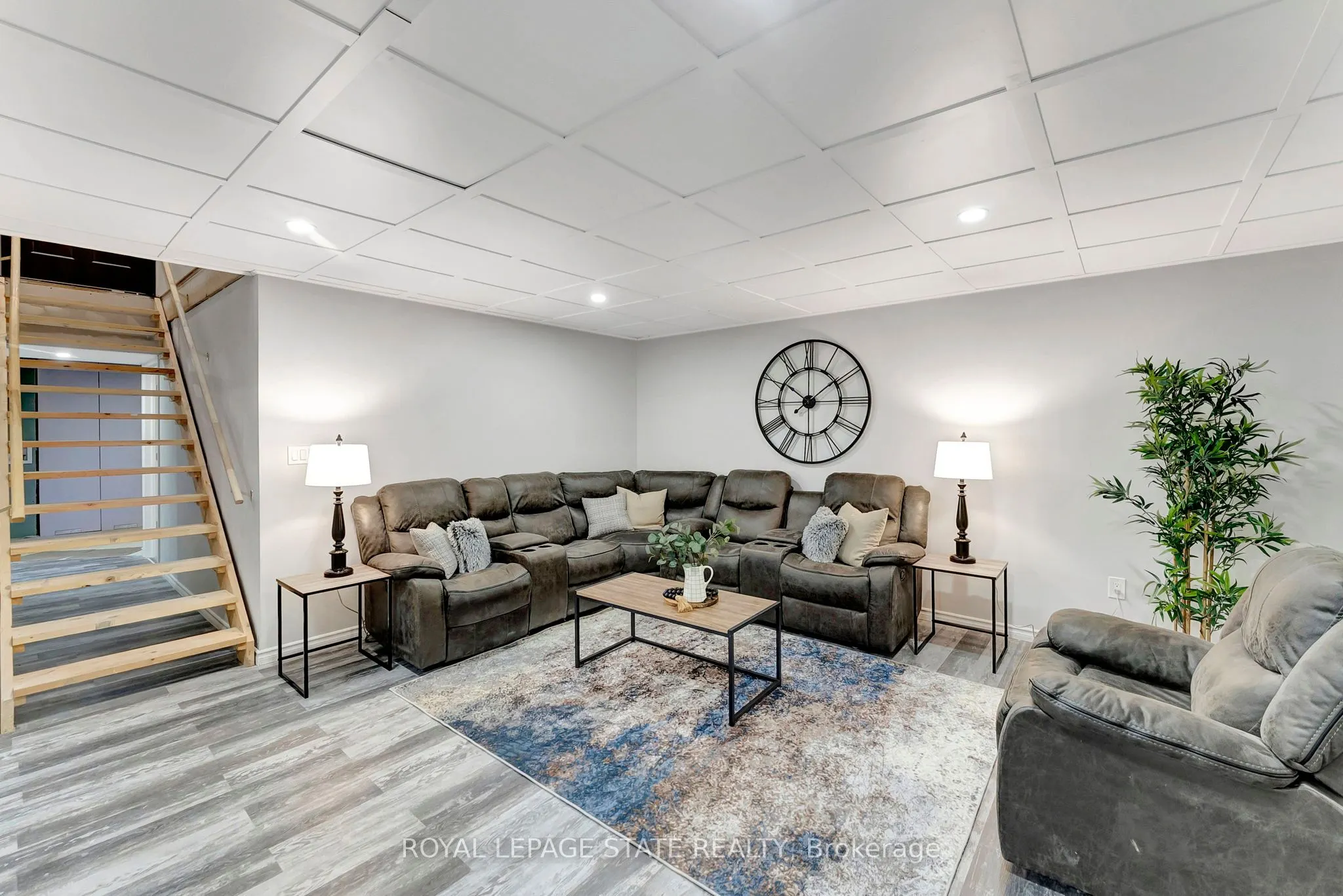 4881 Mapleview Crescent
