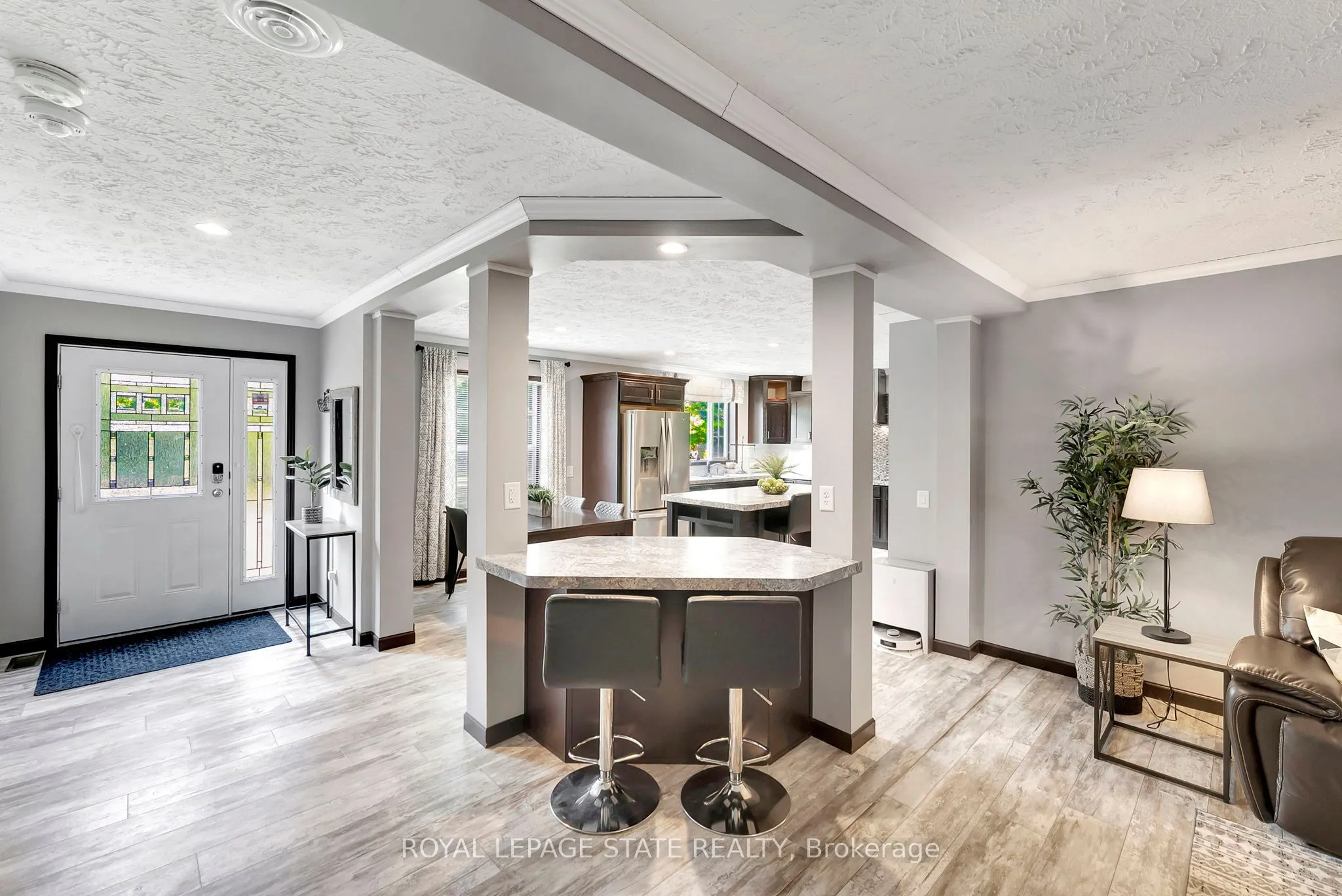 4881 Mapleview Crescent