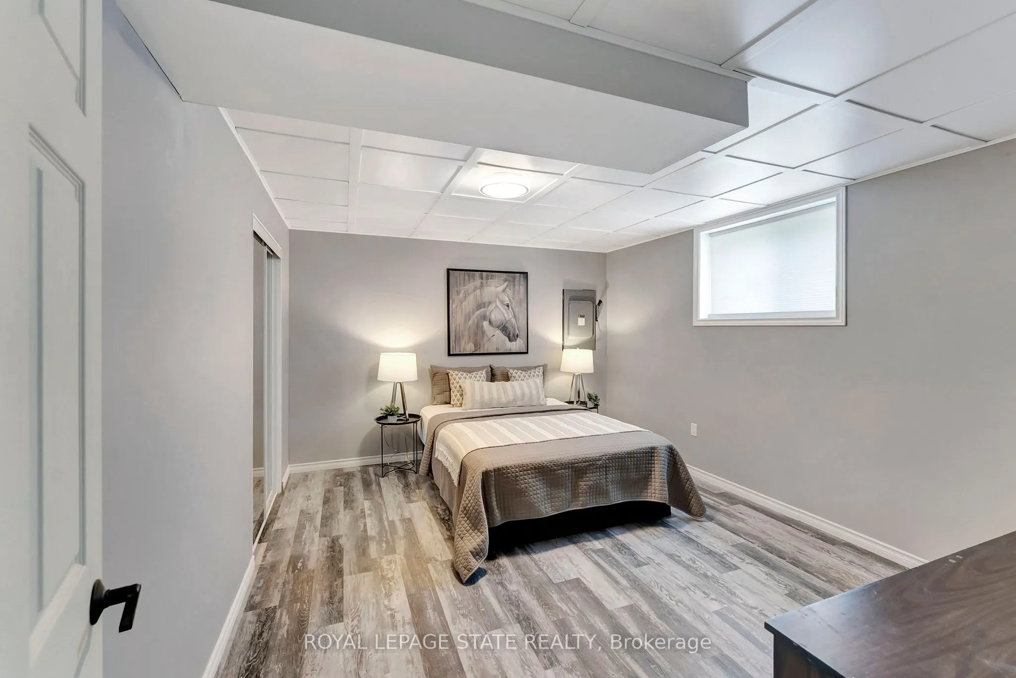 4881 Mapleview Crescent