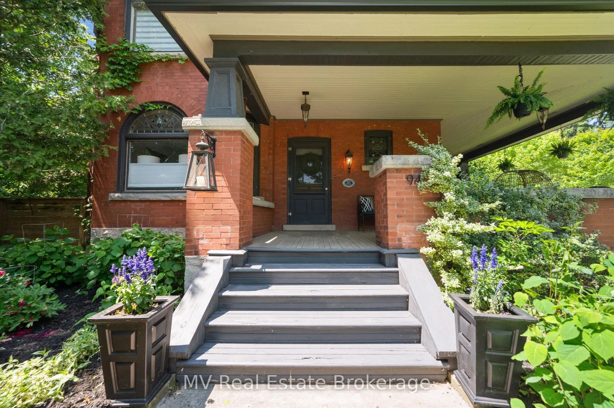 94 Colborne Street
