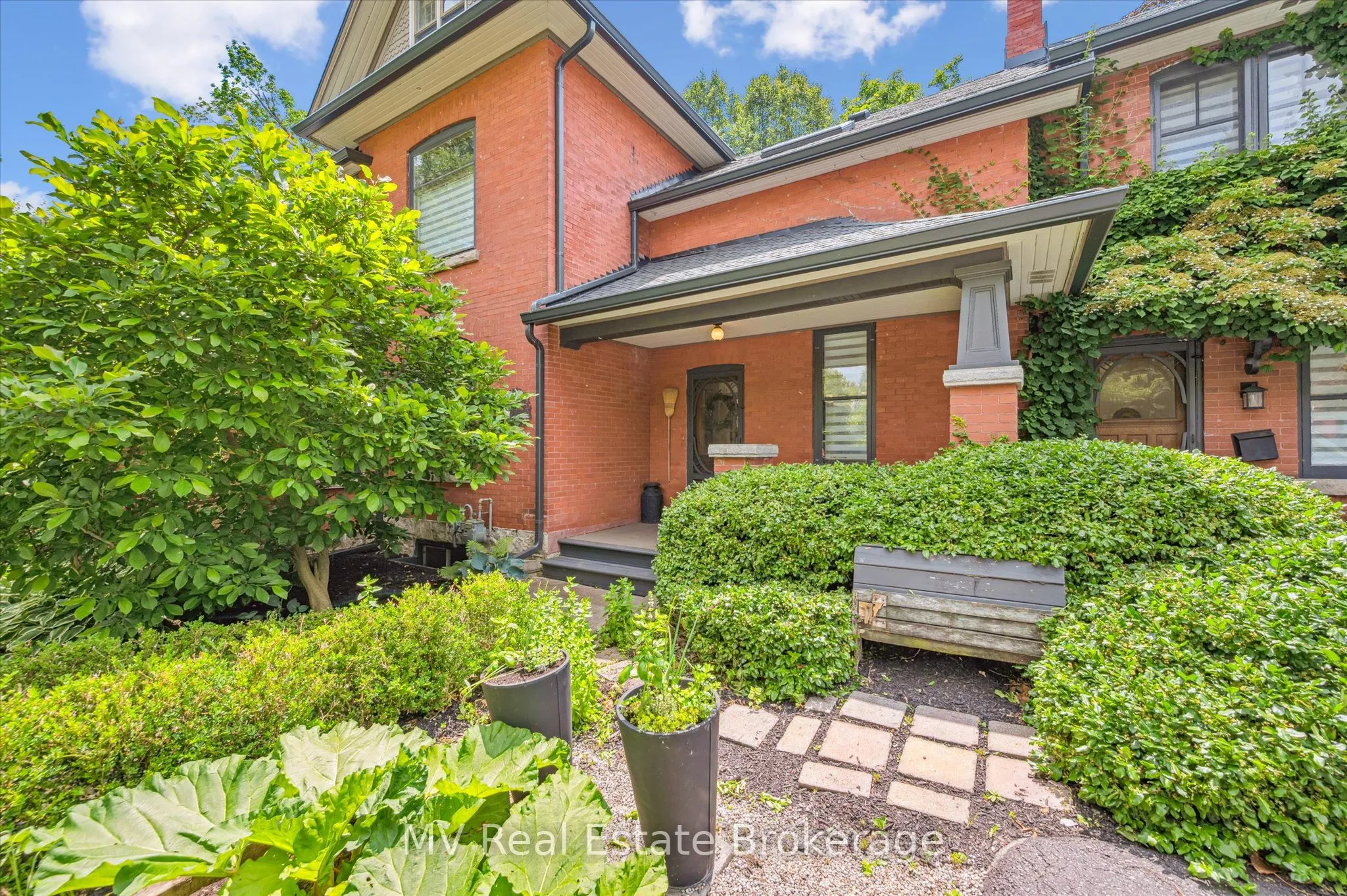 94 Colborne Street