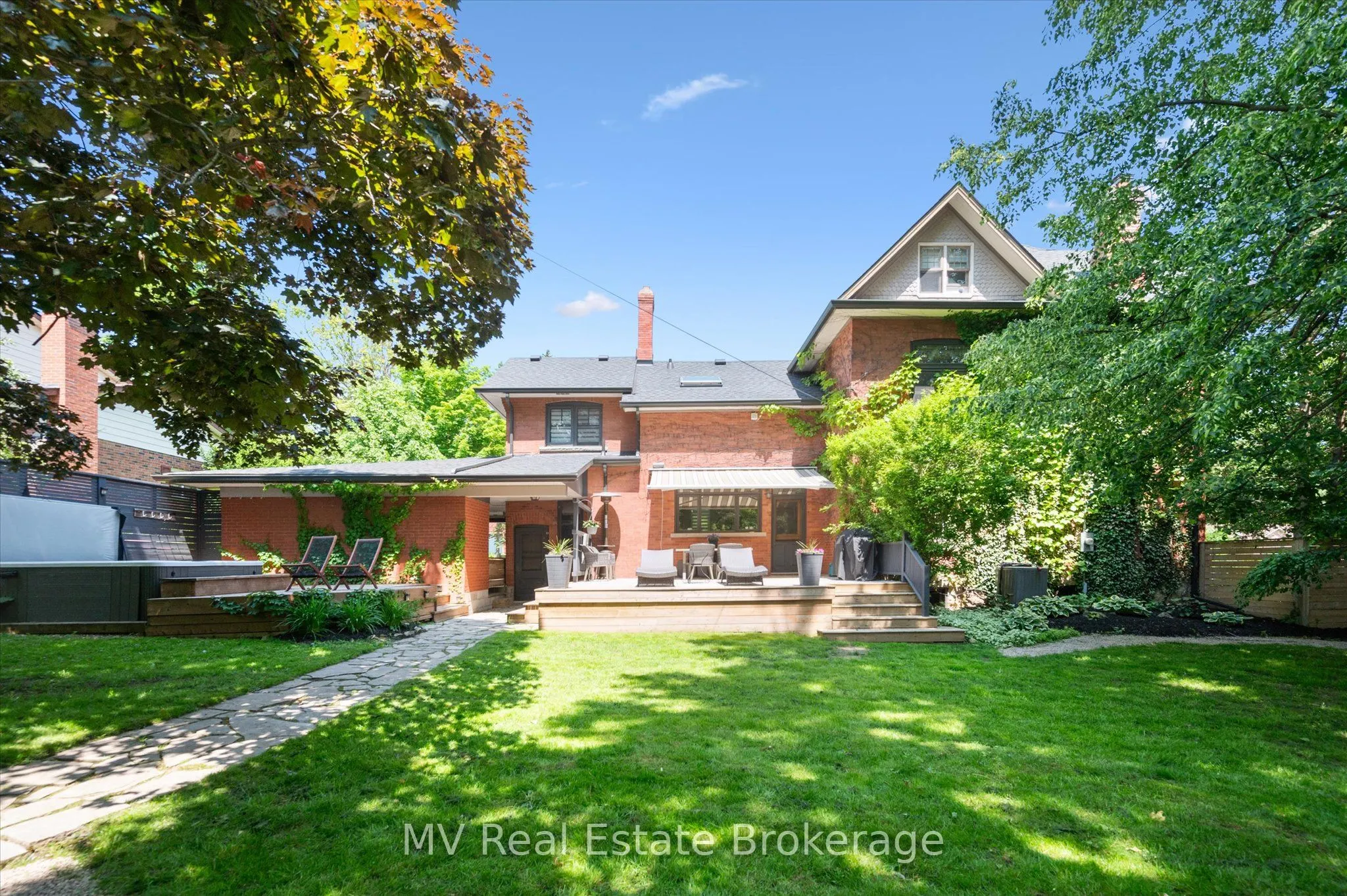 94 Colborne Street