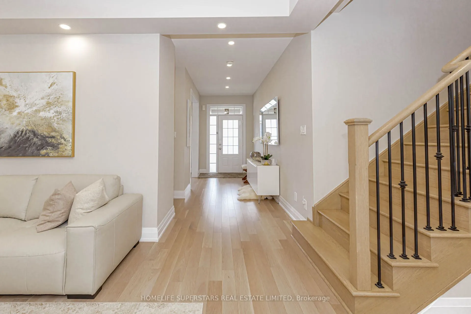 108 OAK Avenue E
