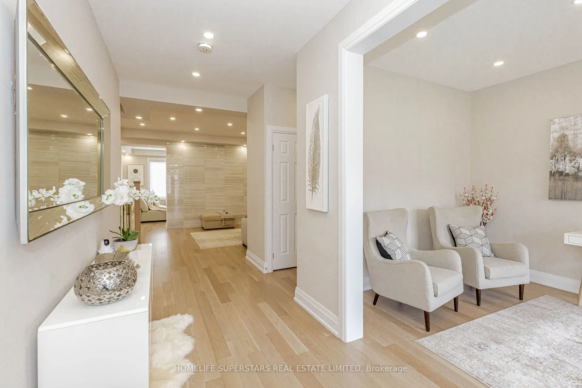 108 OAK Avenue E