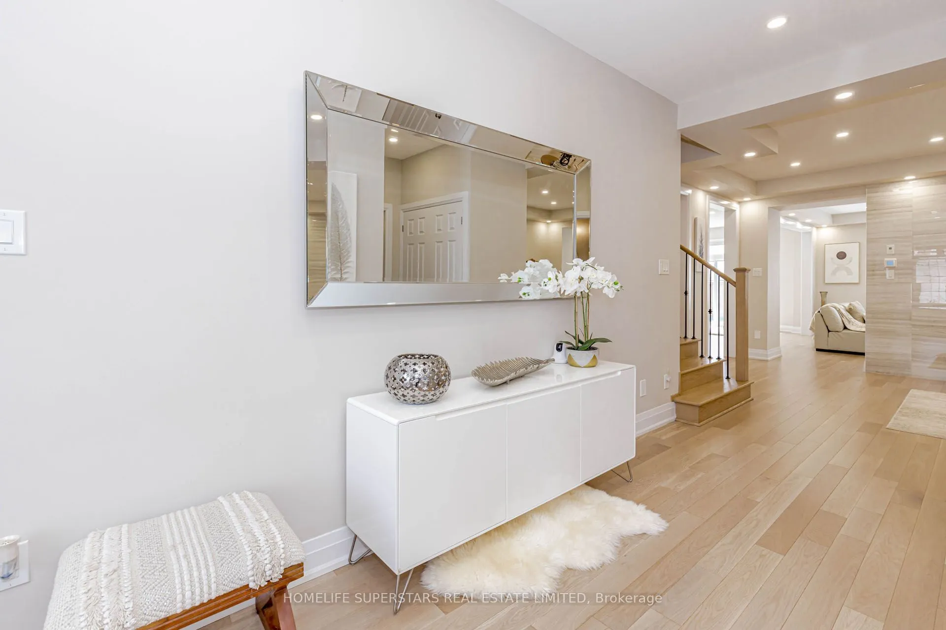 108 OAK Avenue E