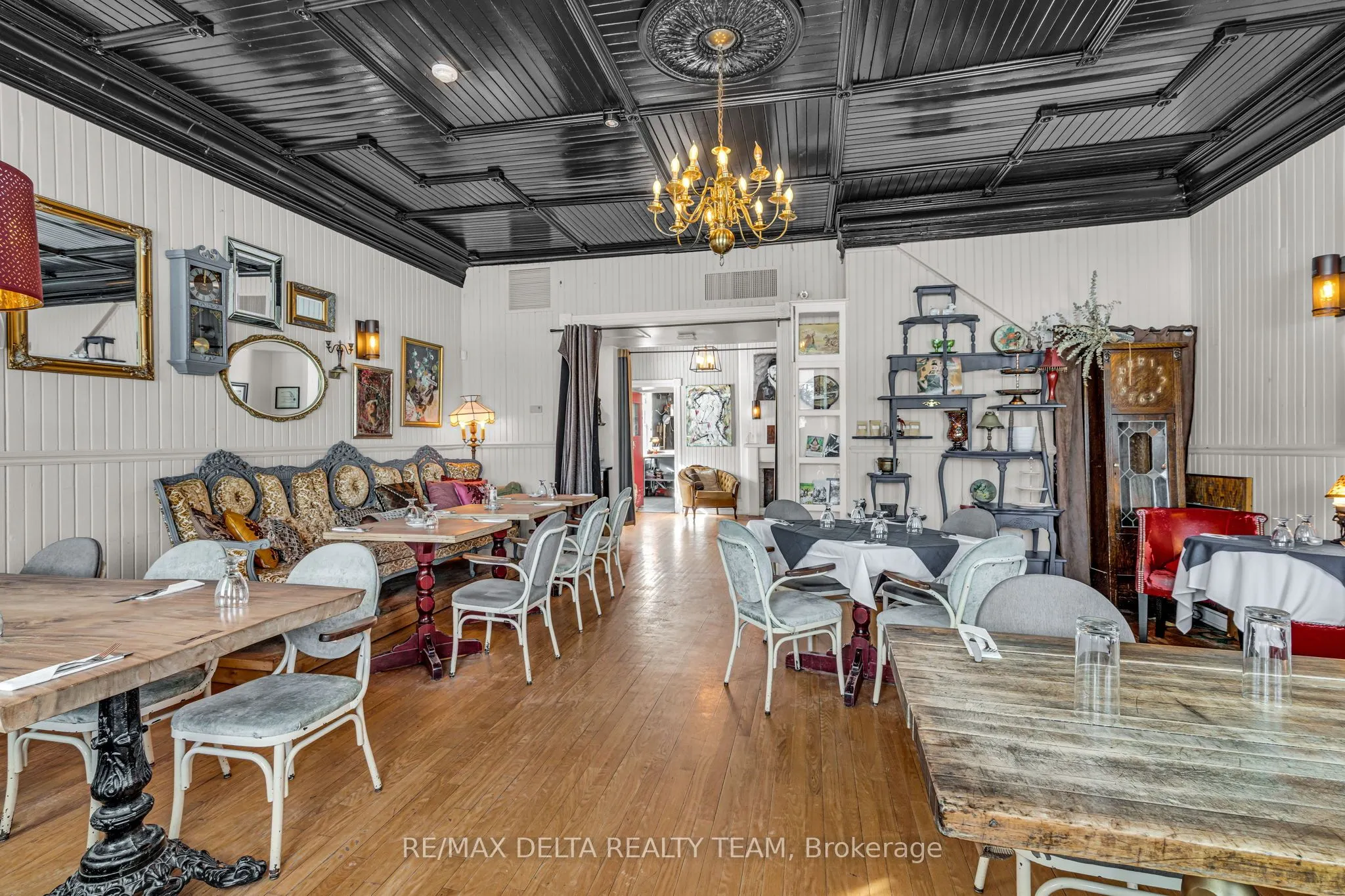 2607 OLD MONTREAL Road