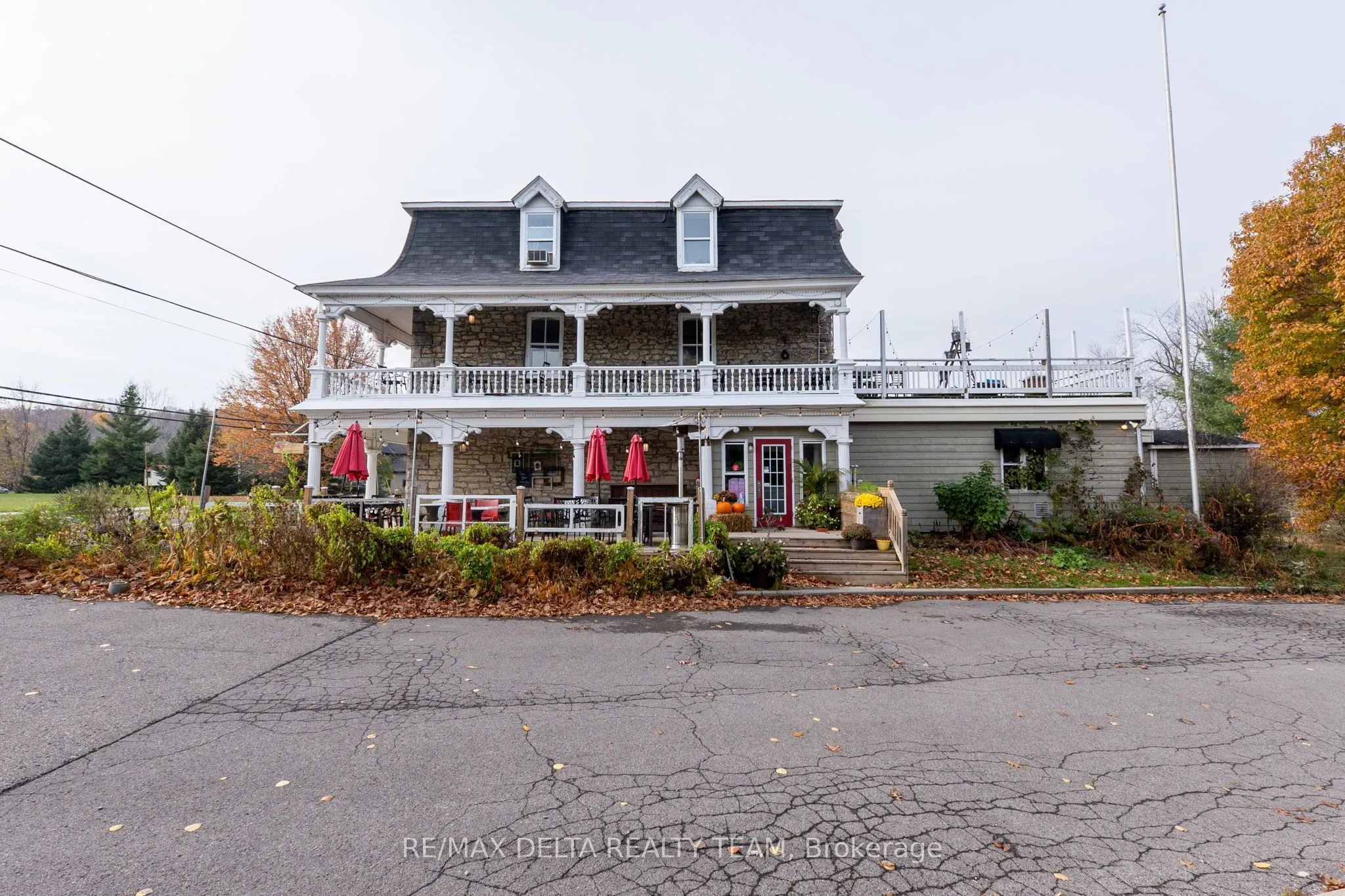 2607 OLD MONTREAL Road