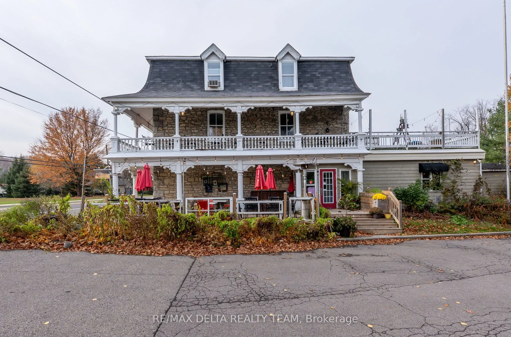 2607 OLD MONTREAL Road