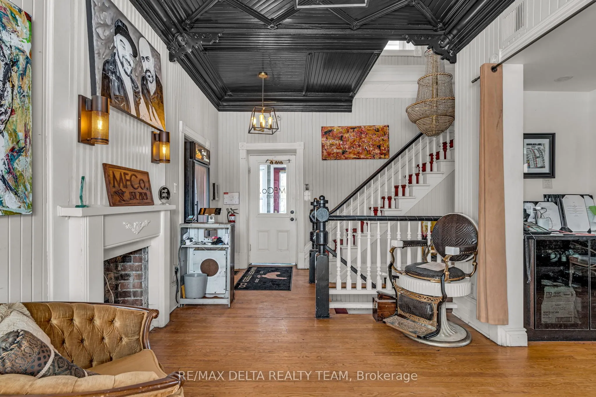 2607 OLD MONTREAL Road