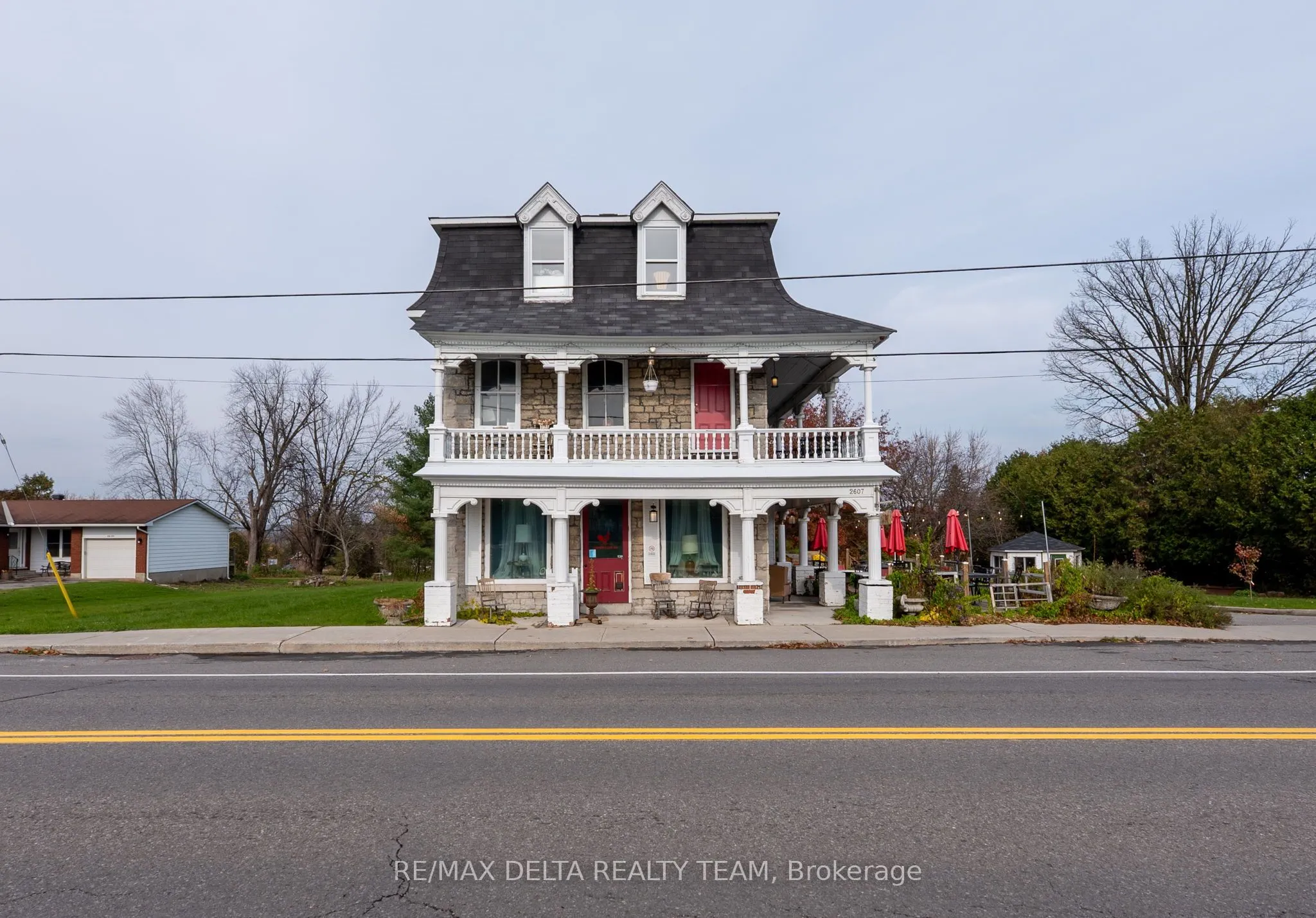 2607 OLD MONTREAL Road