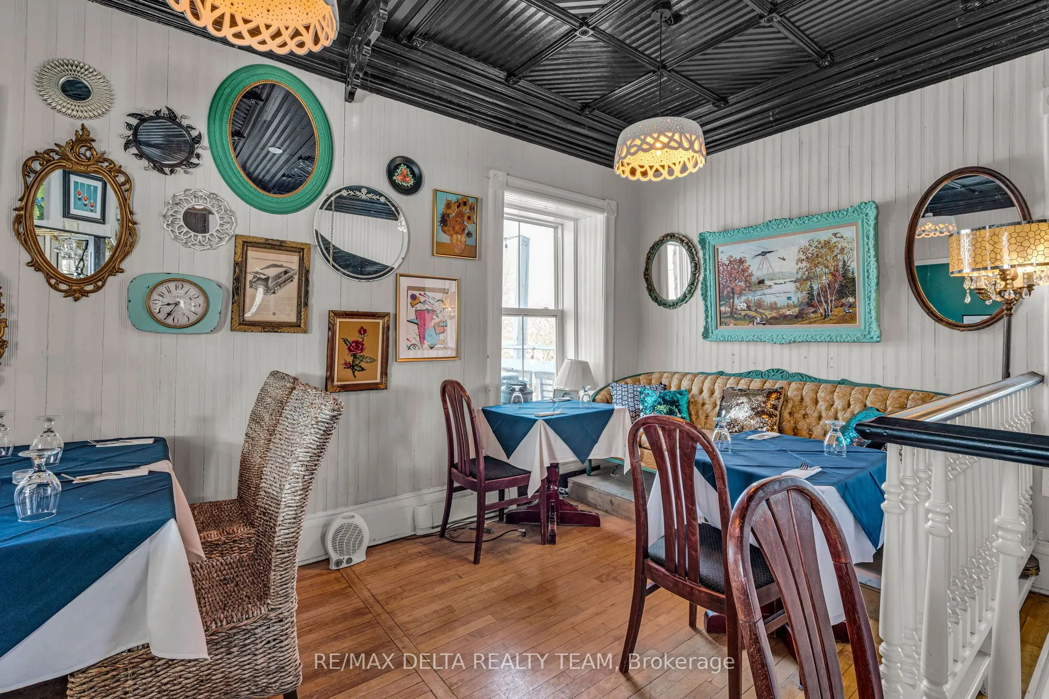 2607 OLD MONTREAL Road