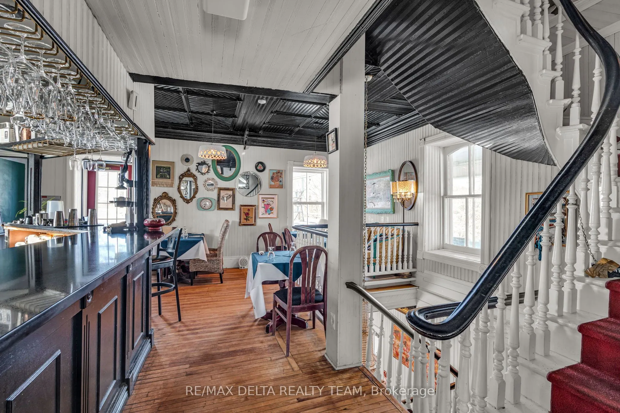 2607 OLD MONTREAL Road