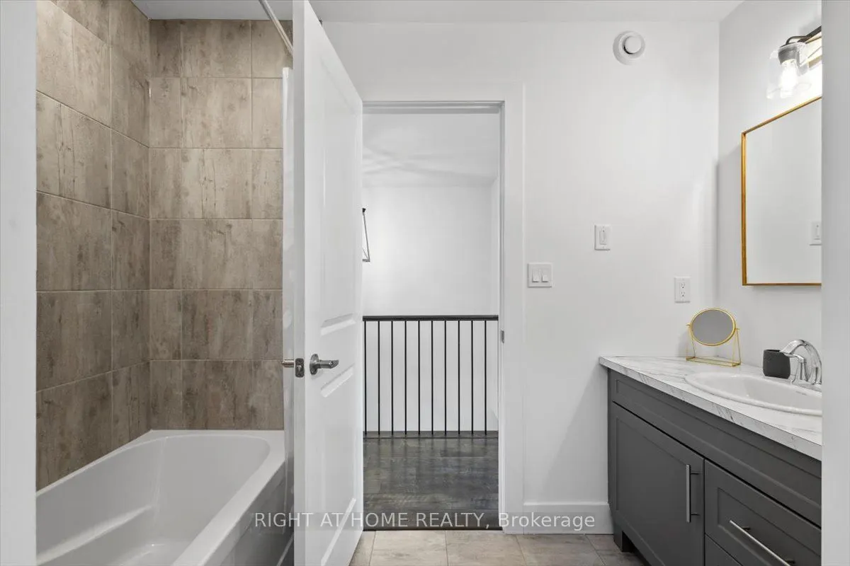 206 Yellow Birch Crescent